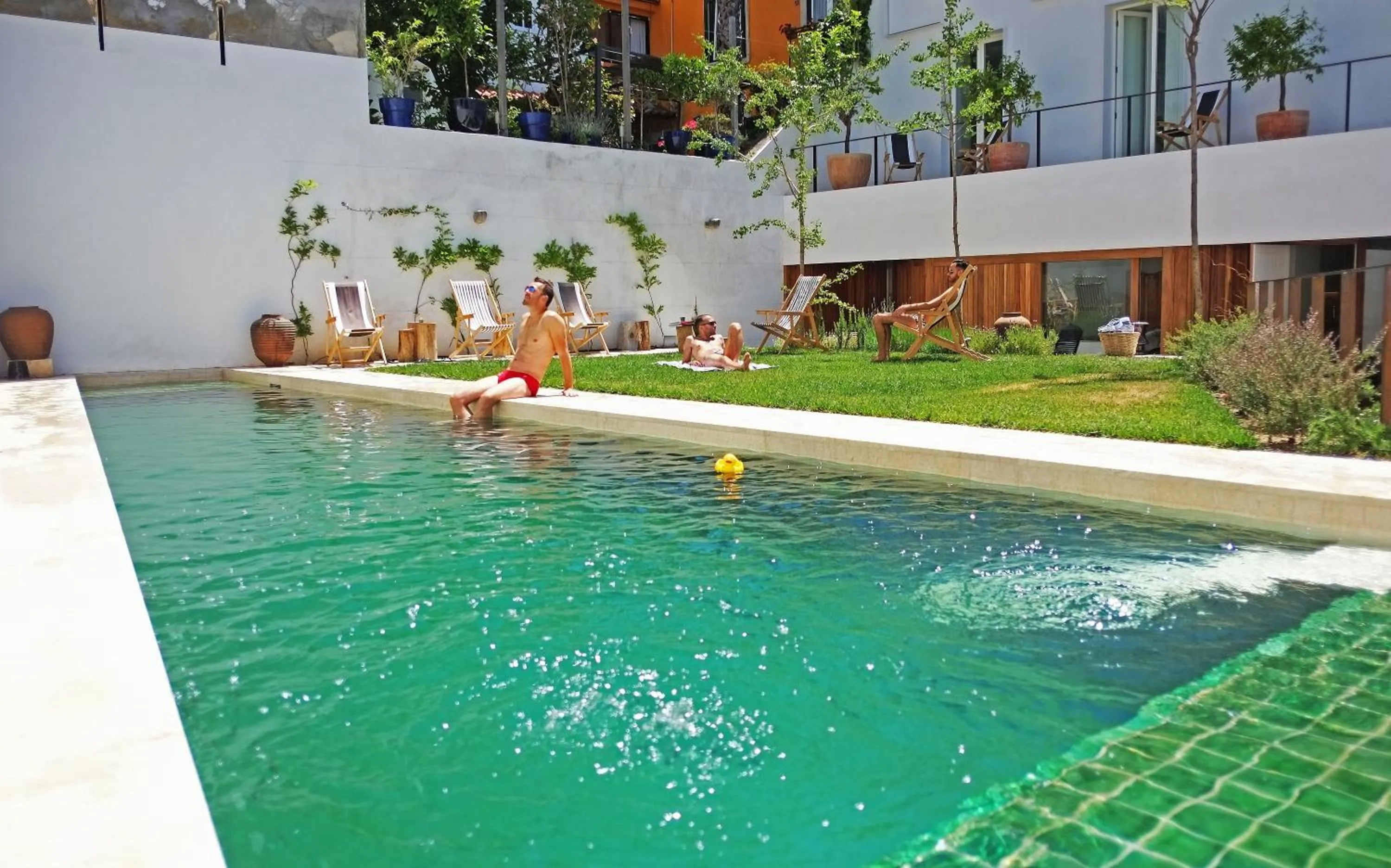 Day in The Late Birds Lisbon - Gay Urban Resort