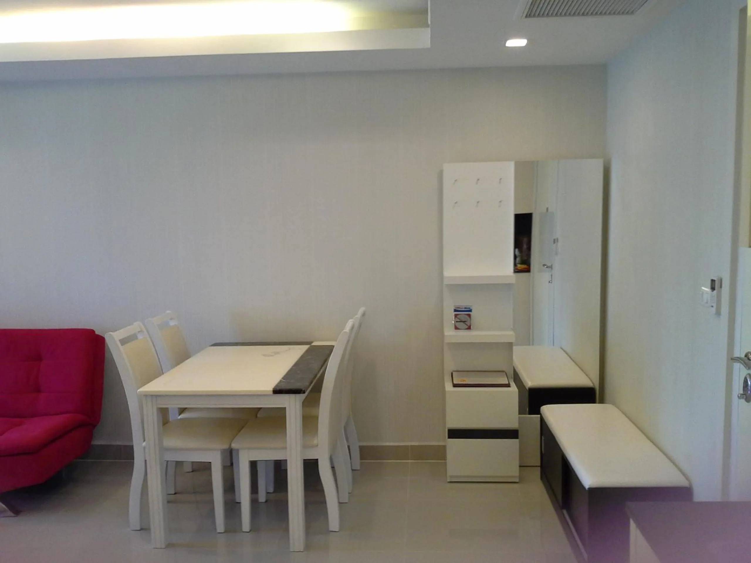 Dining area in Cosy Beach View Apartments