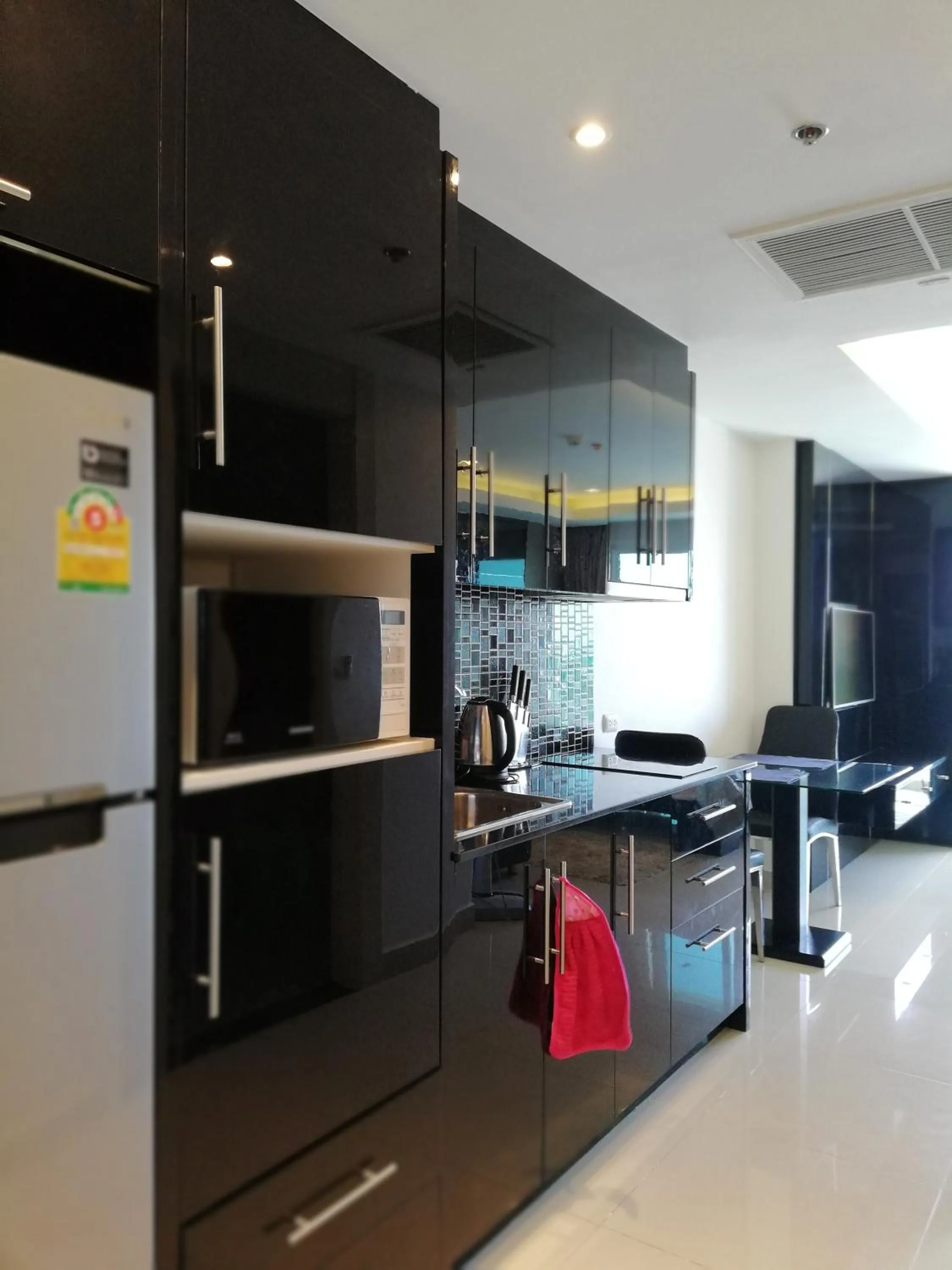 Kitchen or kitchenette in Cosy Beach View Apartments
