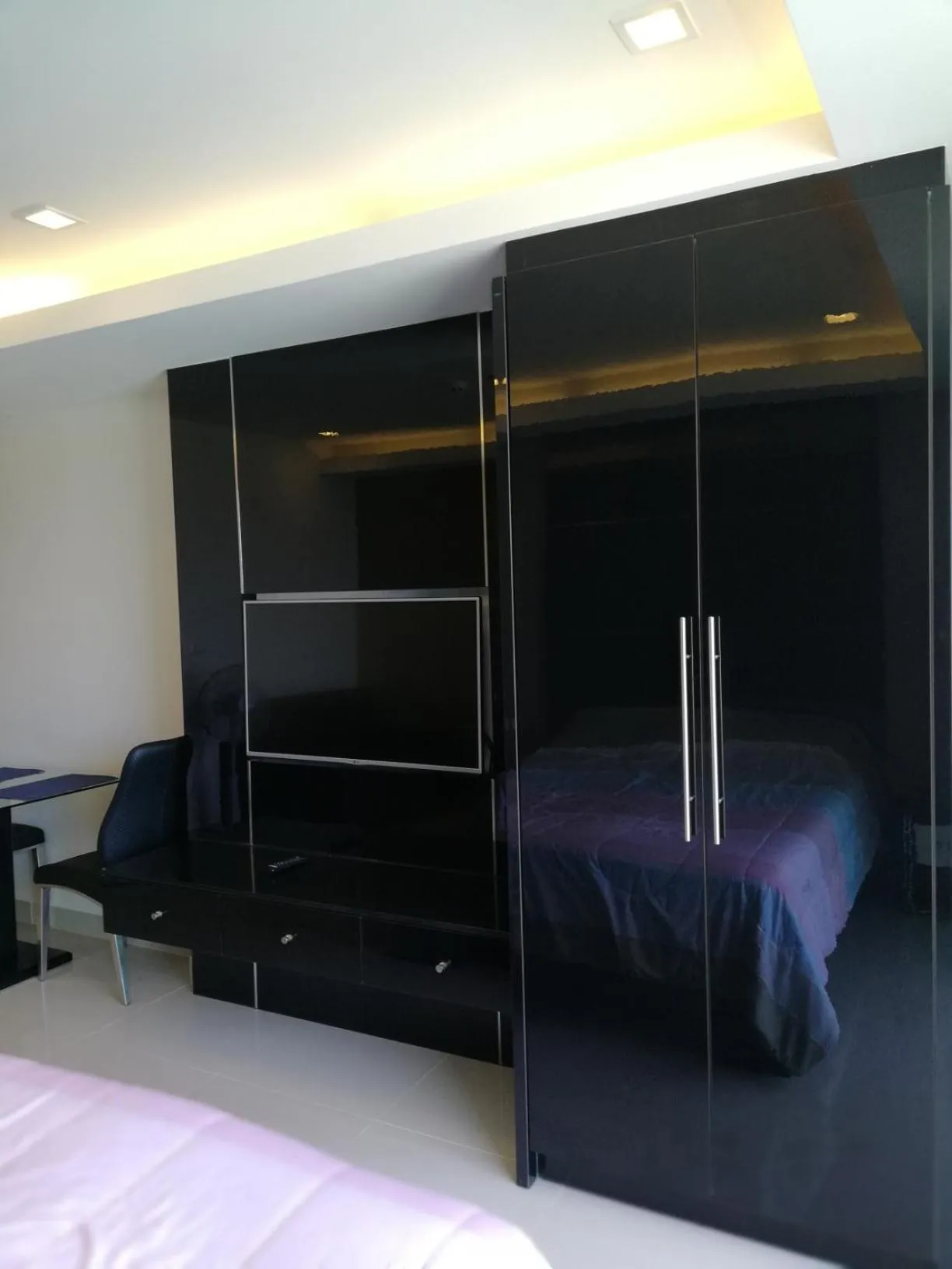 TV and multimedia, Bed in Cosy Beach View Apartments