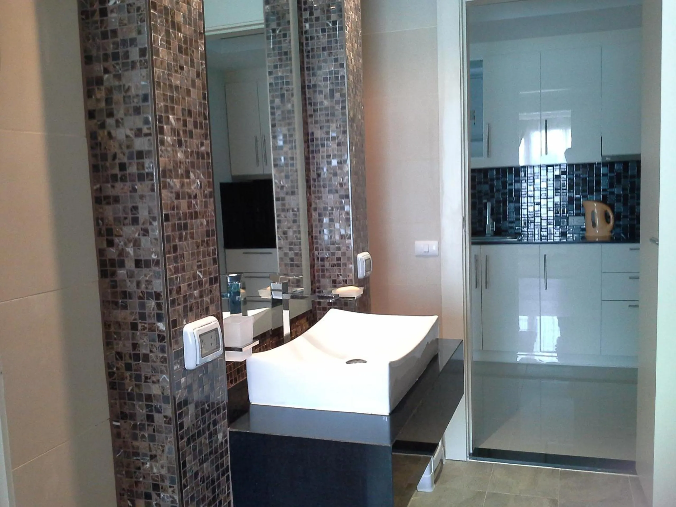 Toilet in Cosy Beach View Apartments