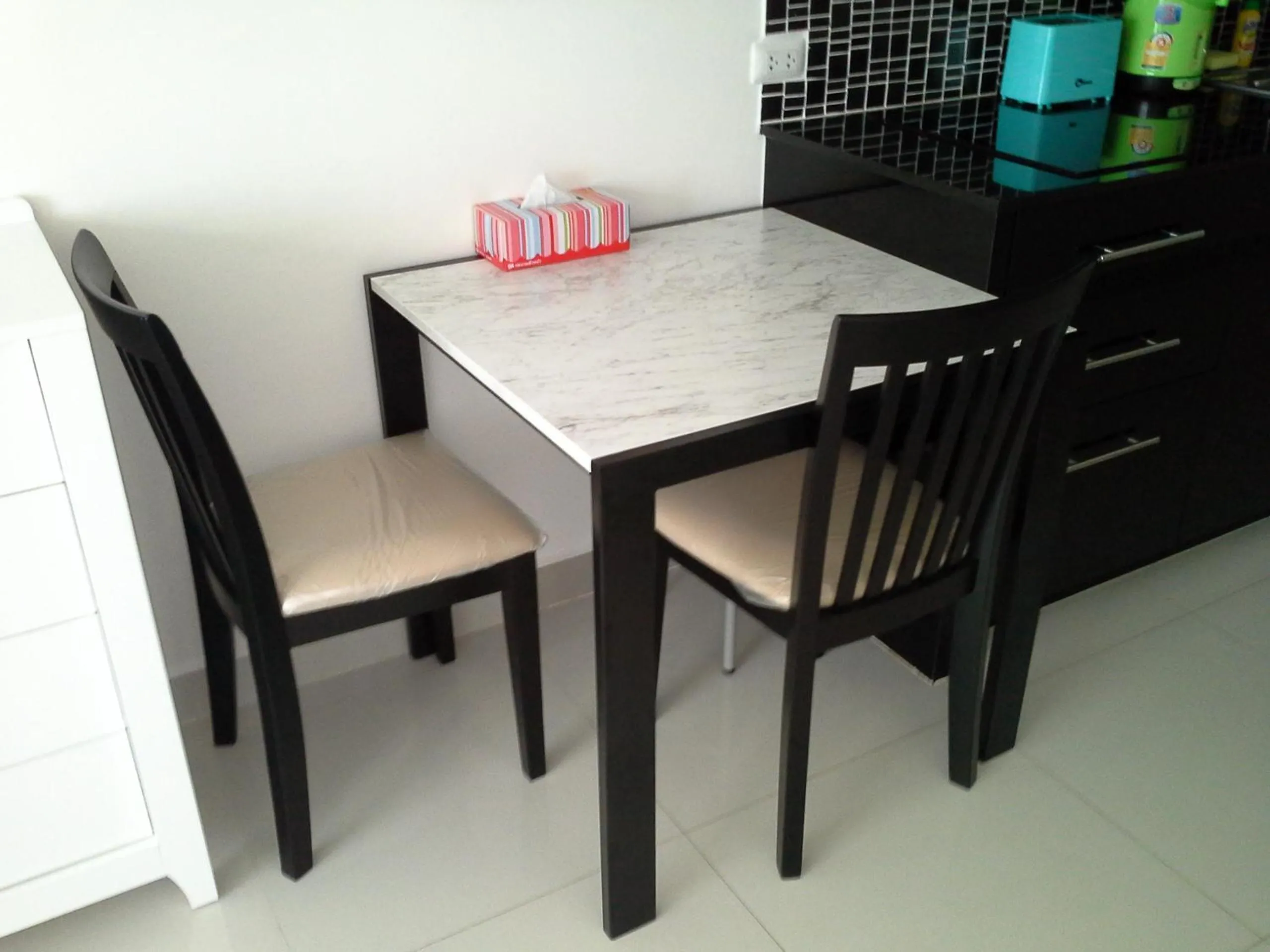 Seating area in Cosy Beach View Apartments