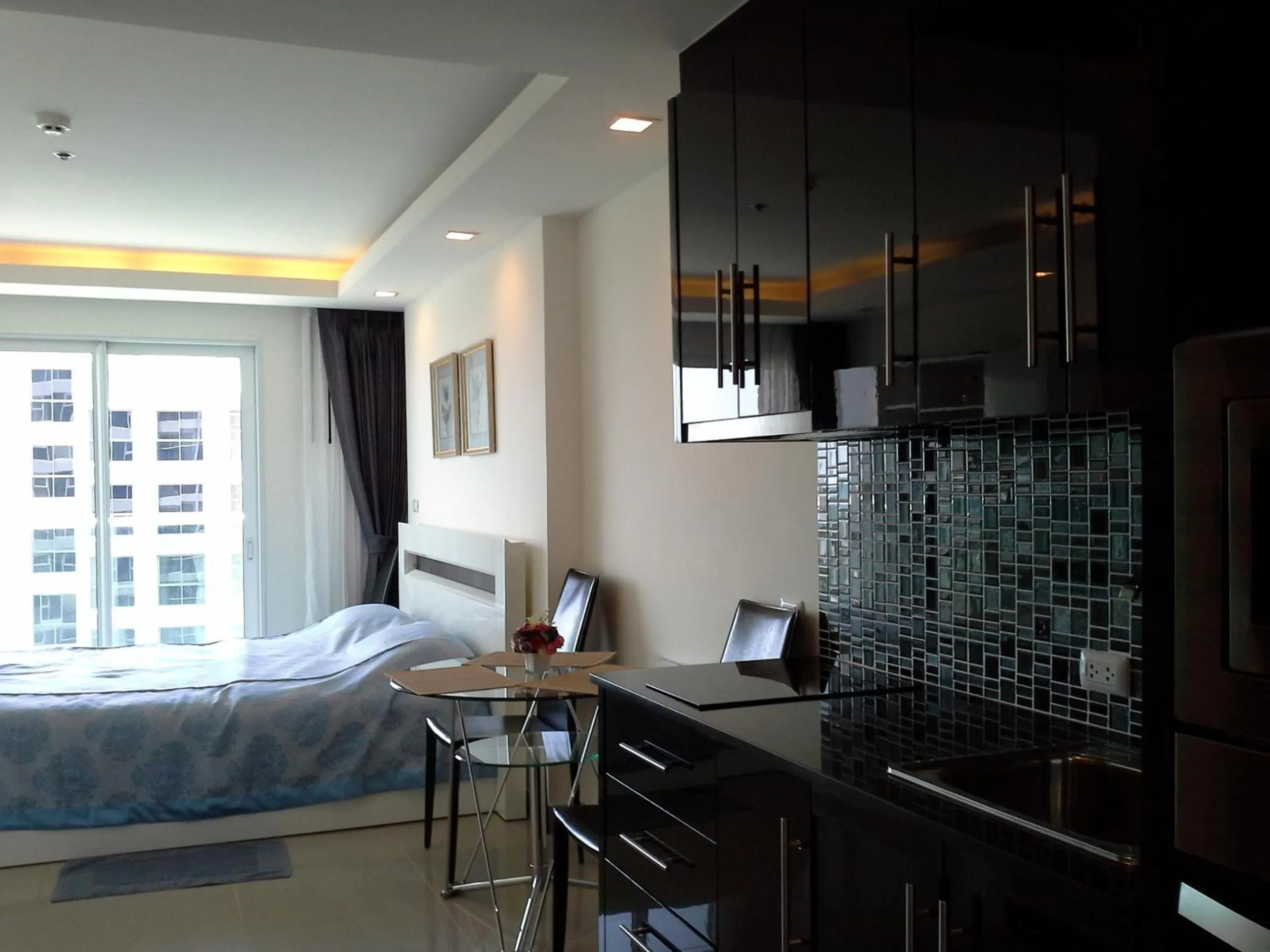 Bed in Cosy Beach View Apartments