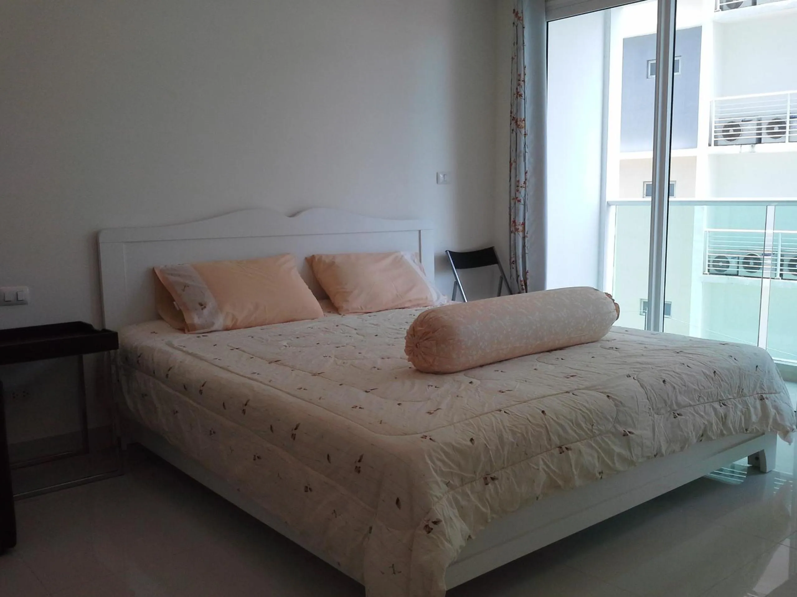 Bed in Cosy Beach View Apartments