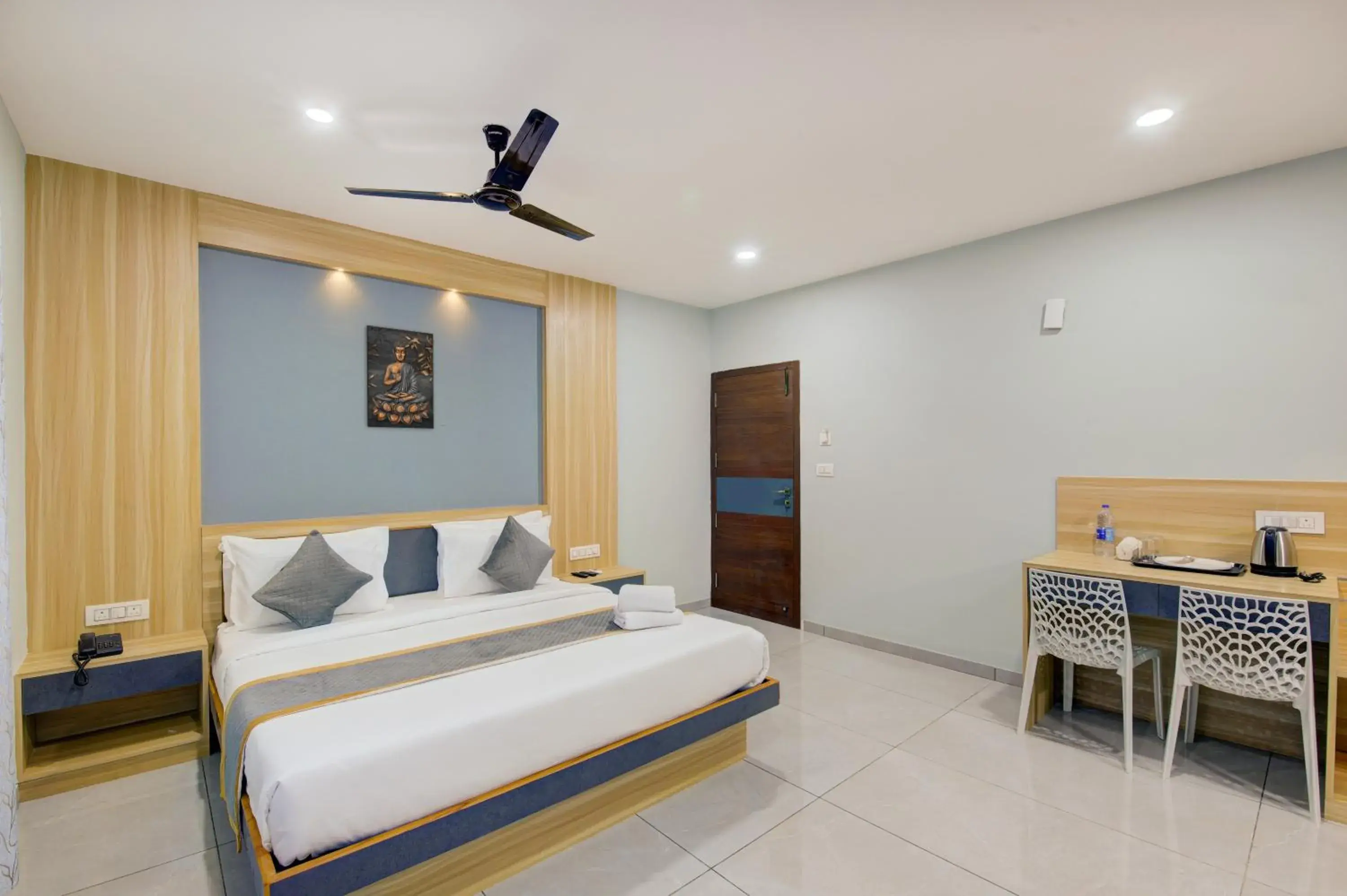 Deluxe Double or Twin Room - single occupancy in Hotel Park Lane Yelahanka Deluxe Double or Twin Room - single occupancy in Hotel Park Lane Yelahanka