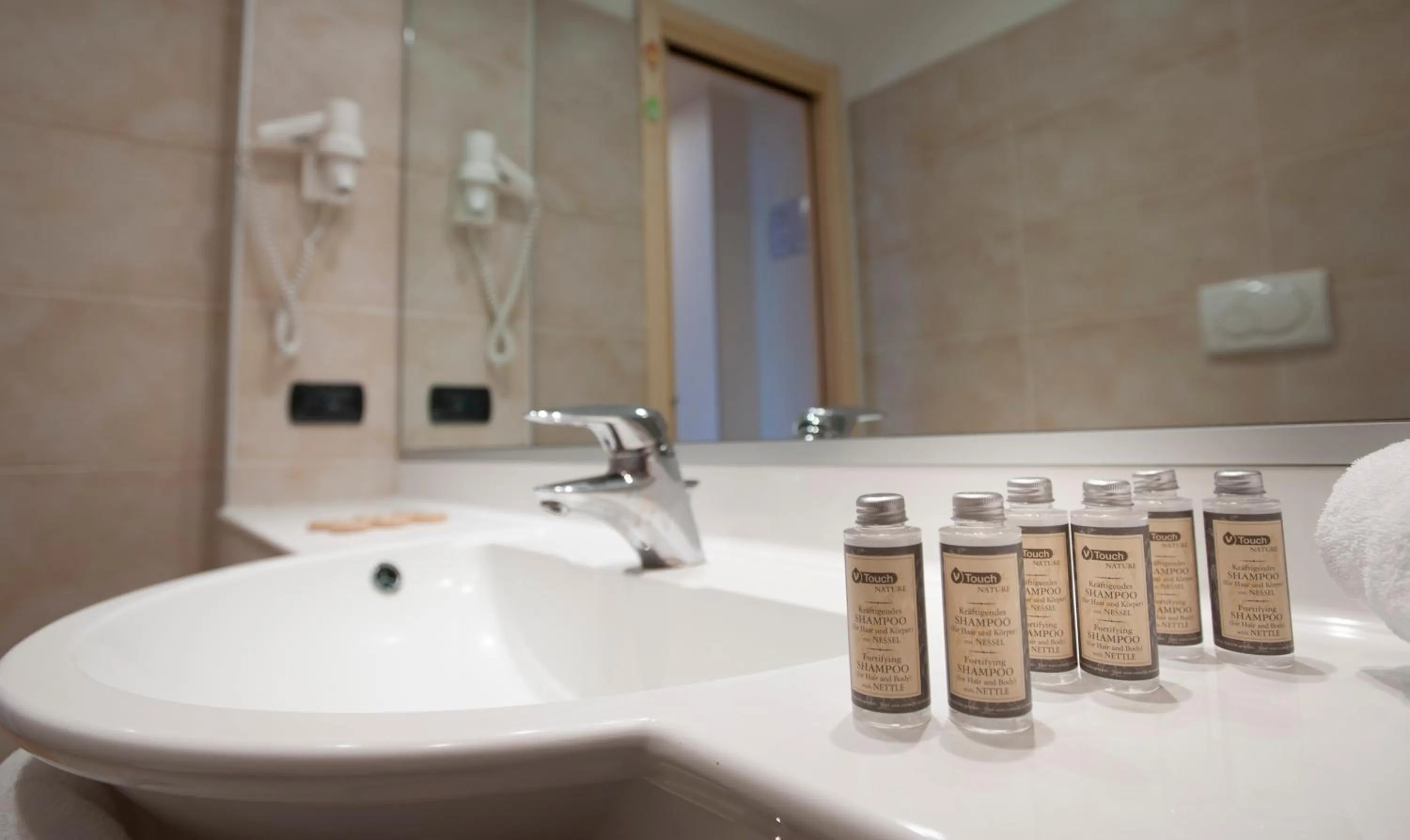 Shower in AlbaResidence Masera26