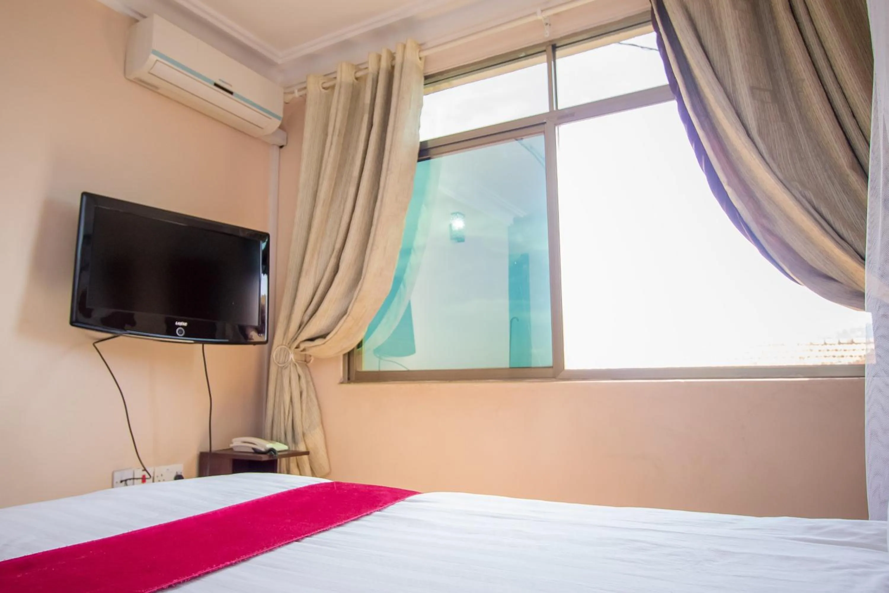 Photo of the whole room in Eight Winx Hotel