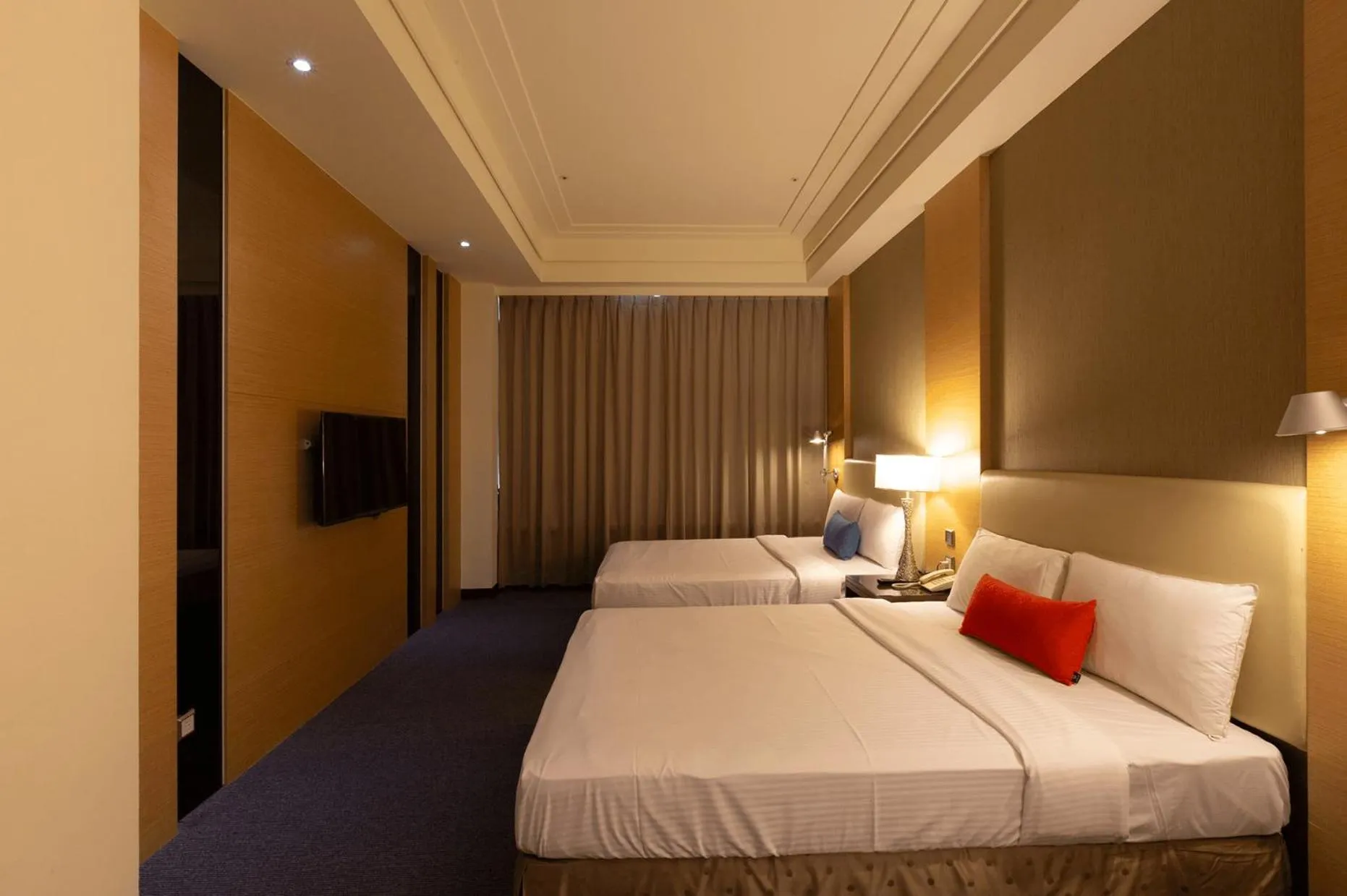 Photo of the whole room, Bed in Ever Delightful Business Hotel