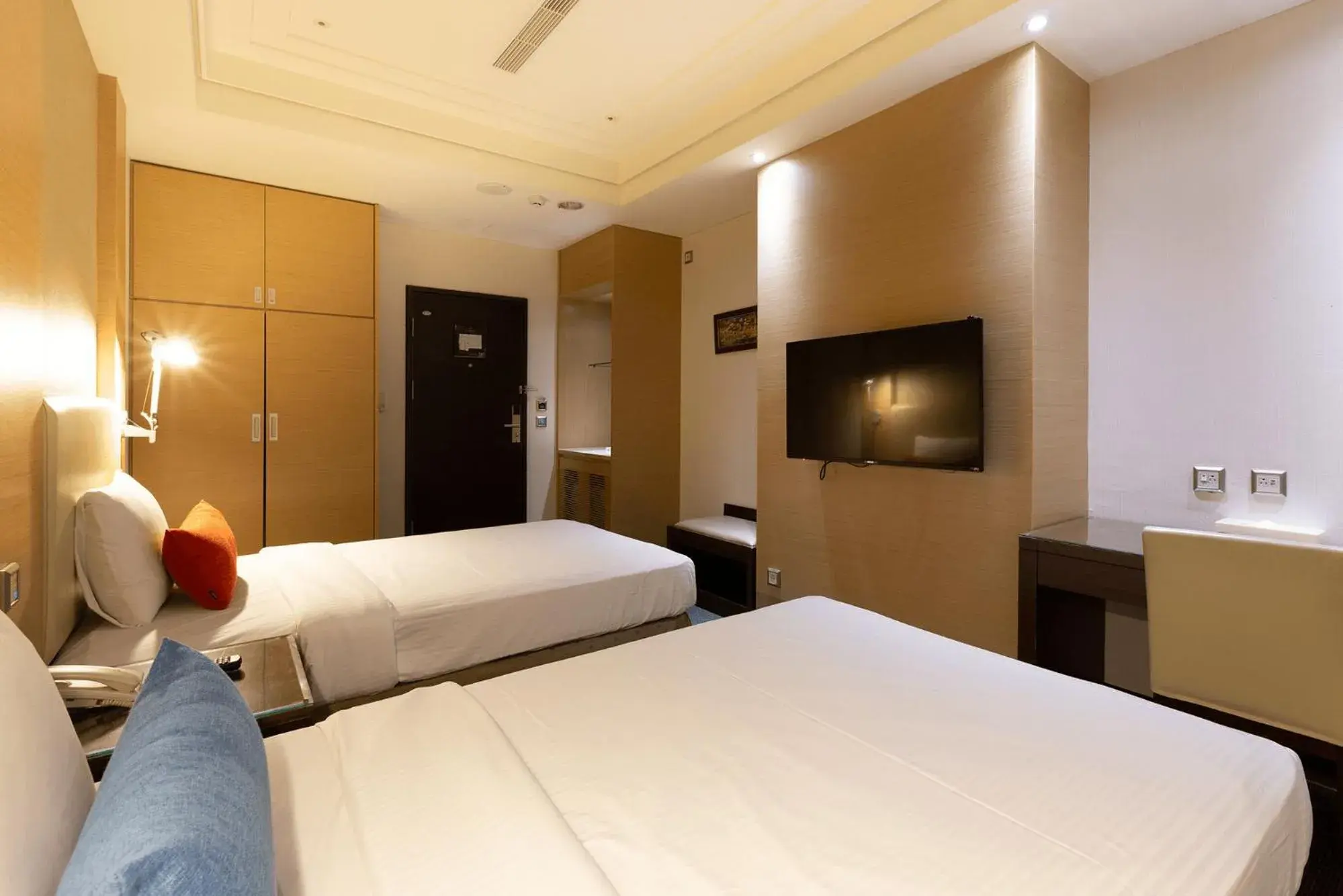 Photo of the whole room, Bed in Ever Delightful Business Hotel Photo of the whole room, Bed in Ever Delightful Business Hotel