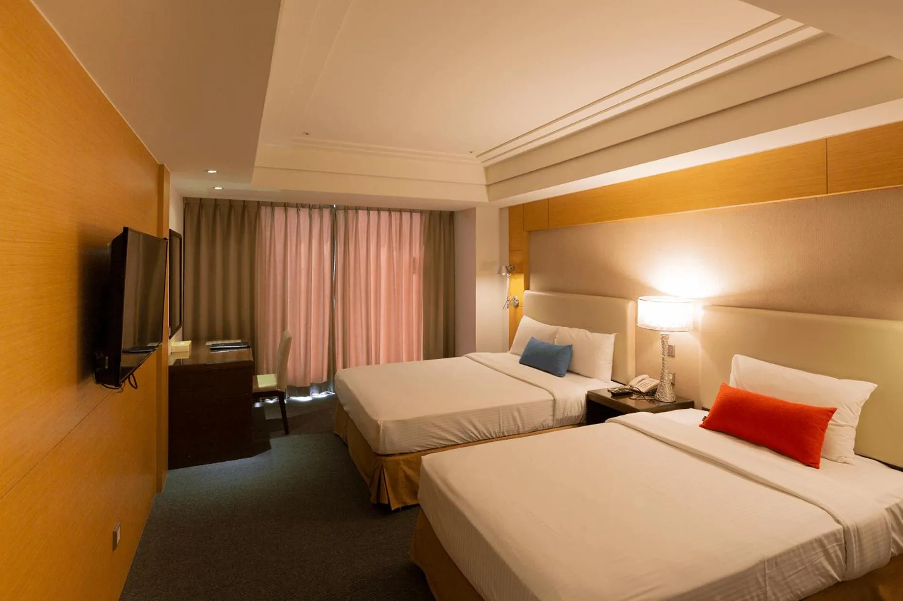 Photo of the whole room, Bed in Ever Delightful Business Hotel