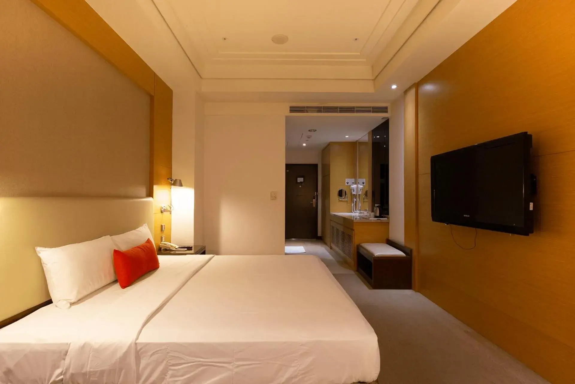 Photo of the whole room, Bed in Ever Delightful Business Hotel Photo of the whole room, Bed in Ever Delightful Business Hotel