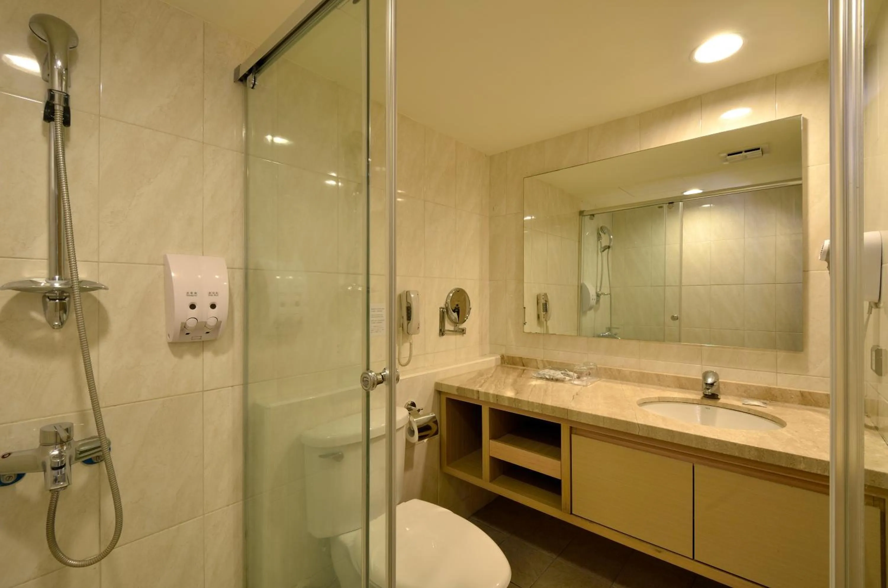 Shower in Ever Delightful Business Hotel