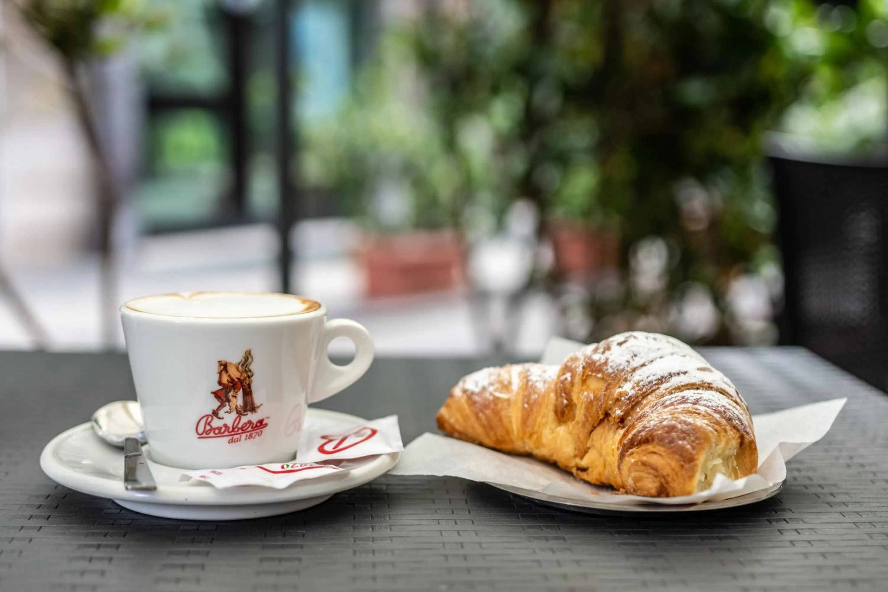 Breakfast in B&B Cairoli