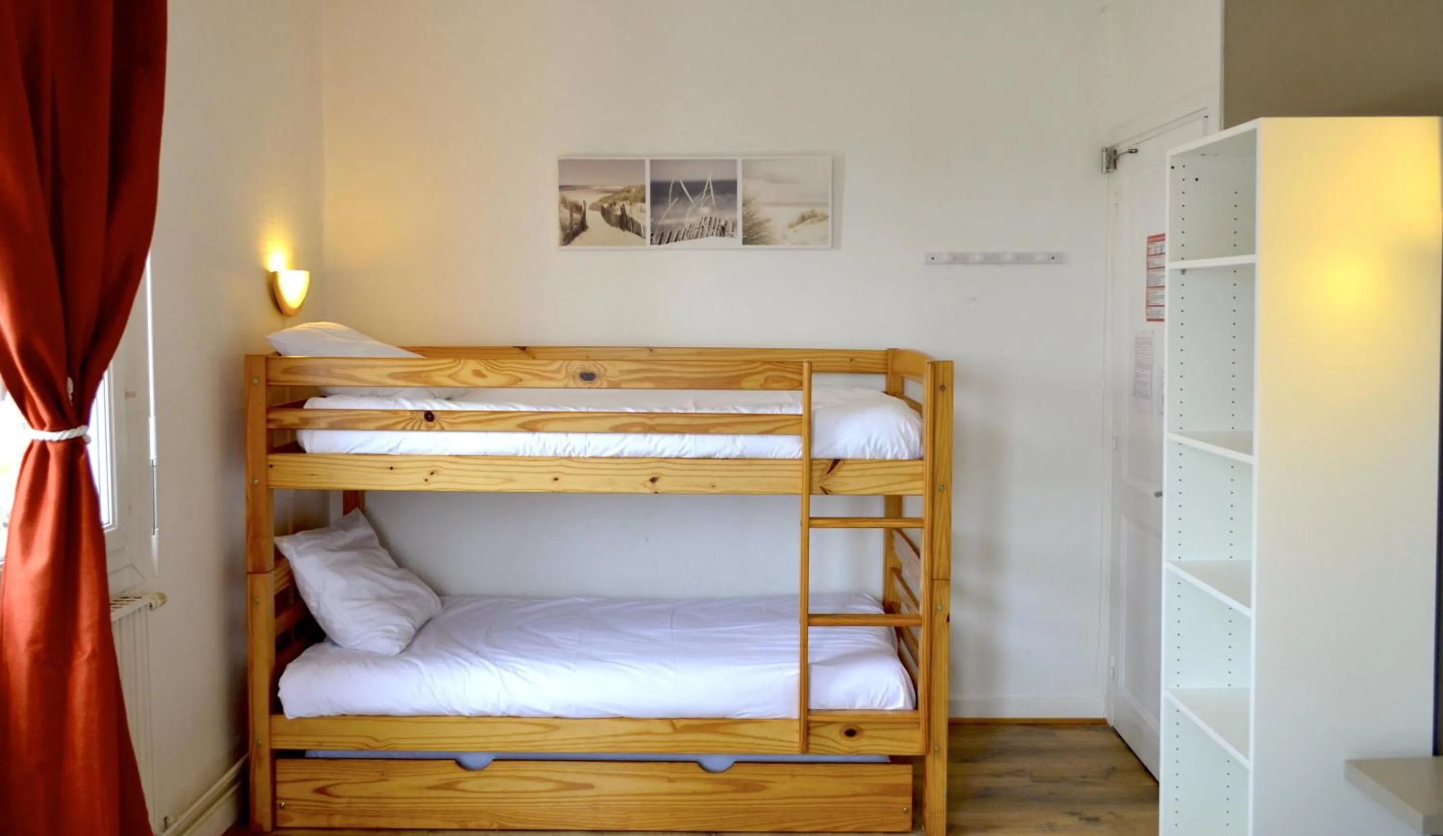 Bedroom, Bed in Hôtel Alizéa