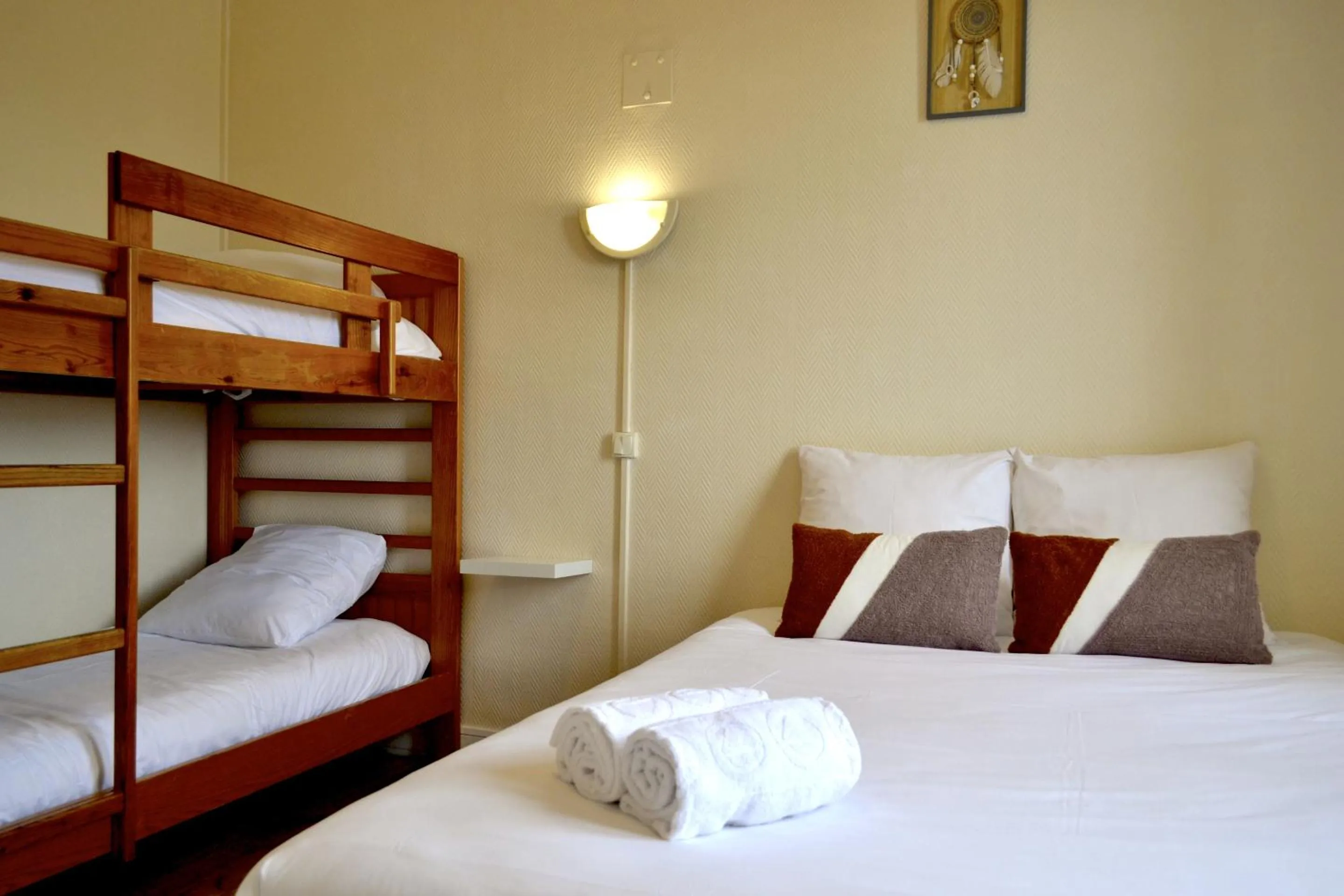 Bedroom, Bed in Hôtel Alizéa