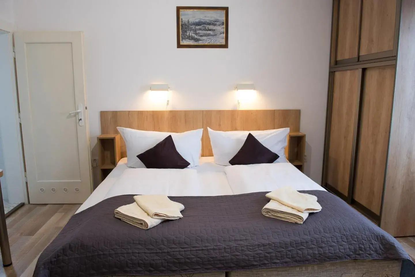 Quadruple Room with Private Bathroom in Vila Malá Marta Quadruple Room with Private Bathroom in Vila Malá Marta