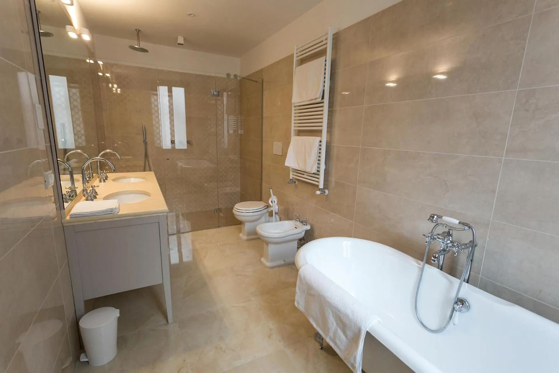 Bathroom in Guest House Ca' dell'Angelo