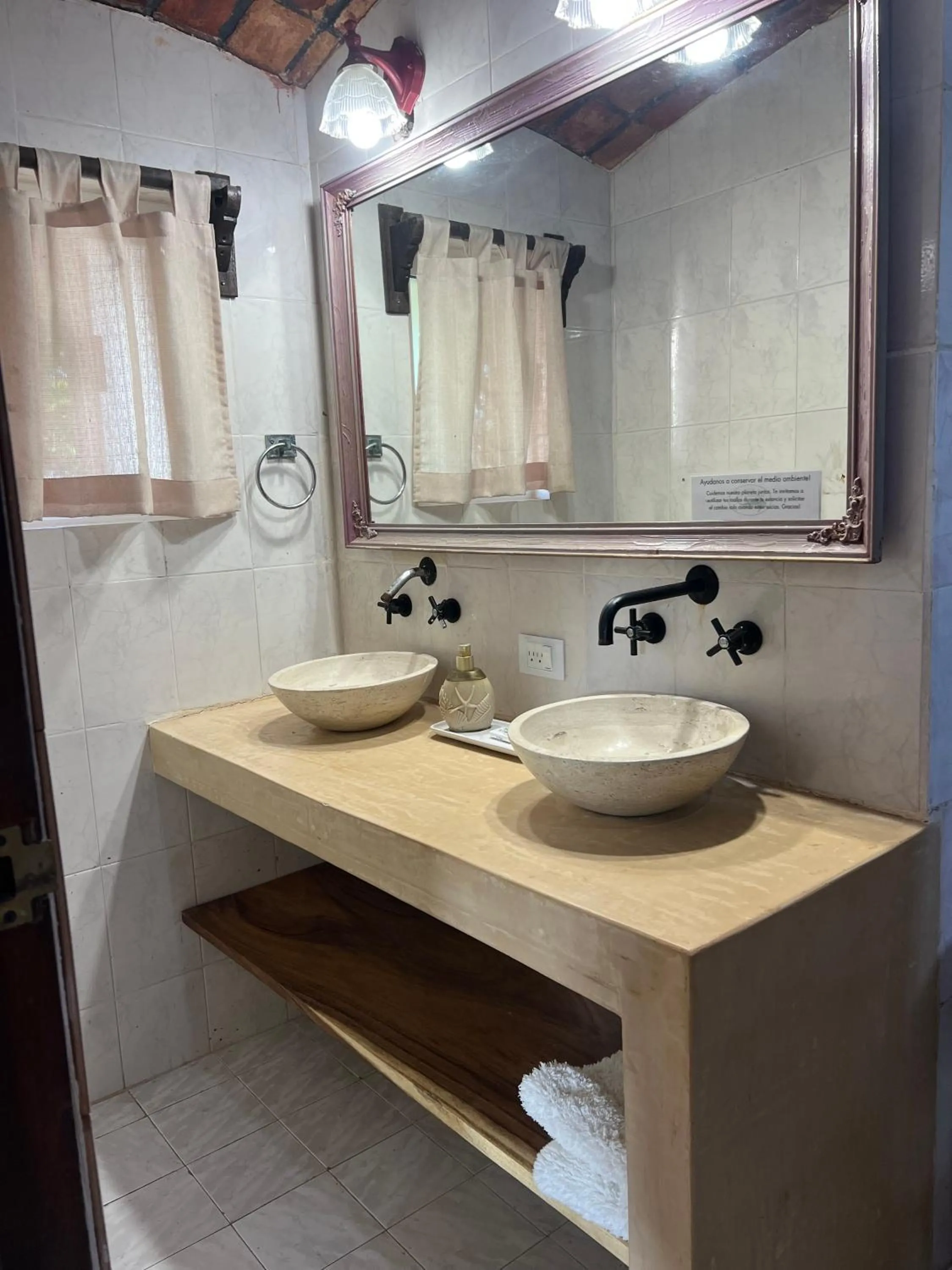 Bathroom in Maison Theurel