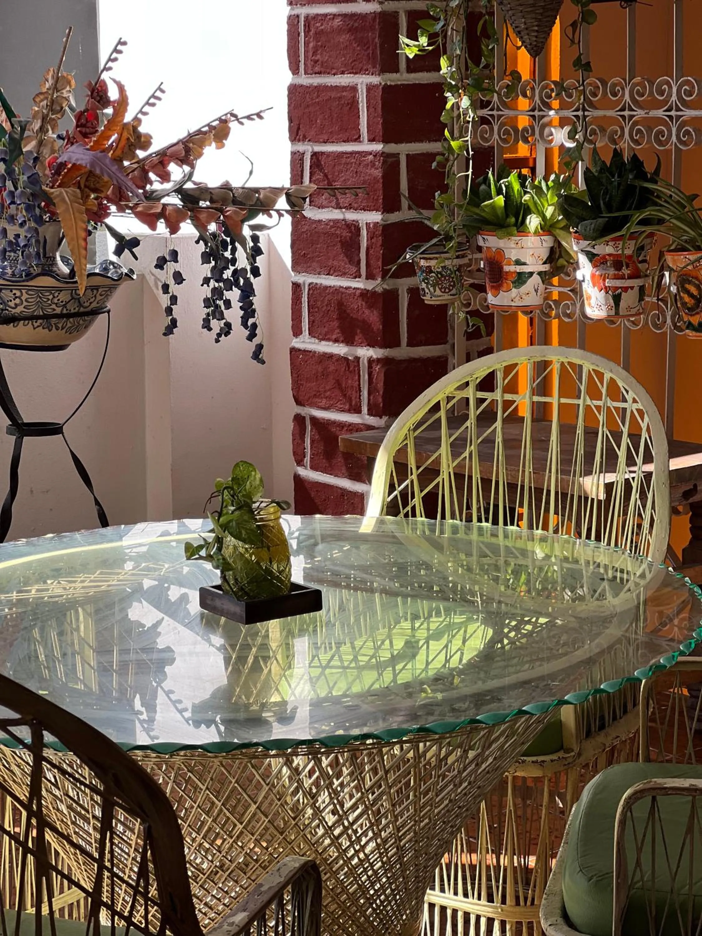 Dining area in Maison Theurel