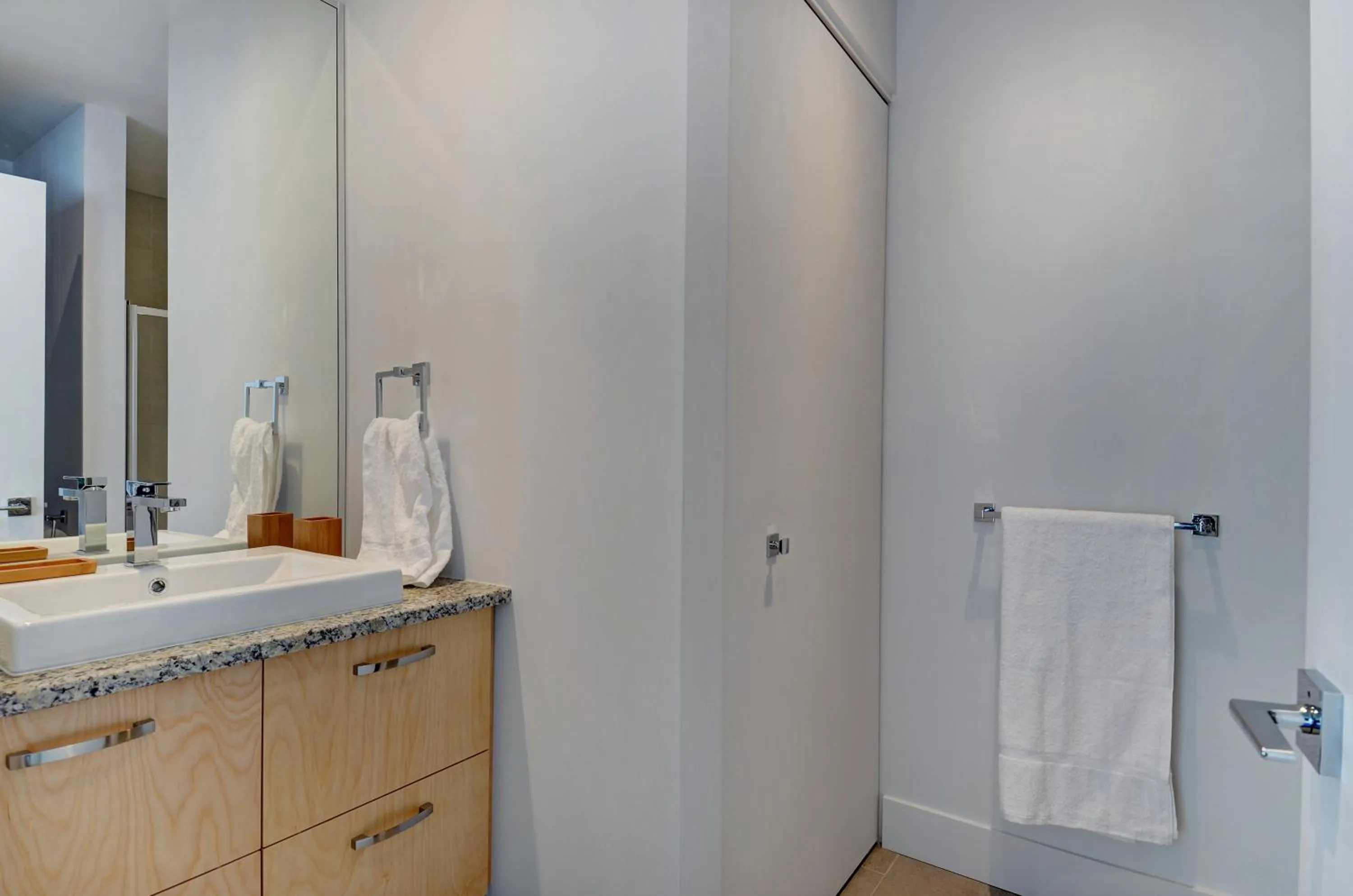 Bathroom in Les Immeubles Charlevoix - Le 760-506