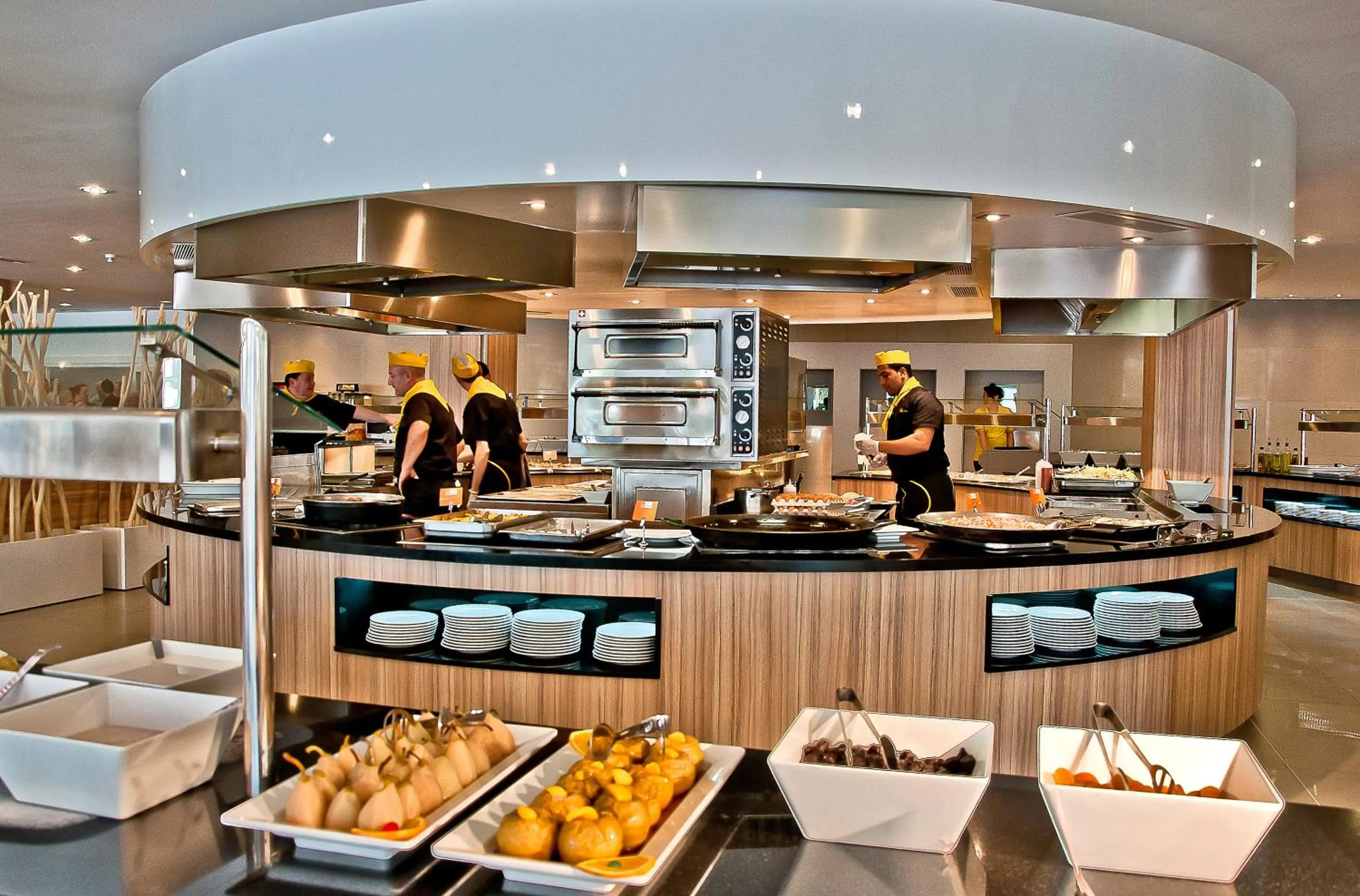 Restaurant/places to eat in BQ Delfín Azul Hotel