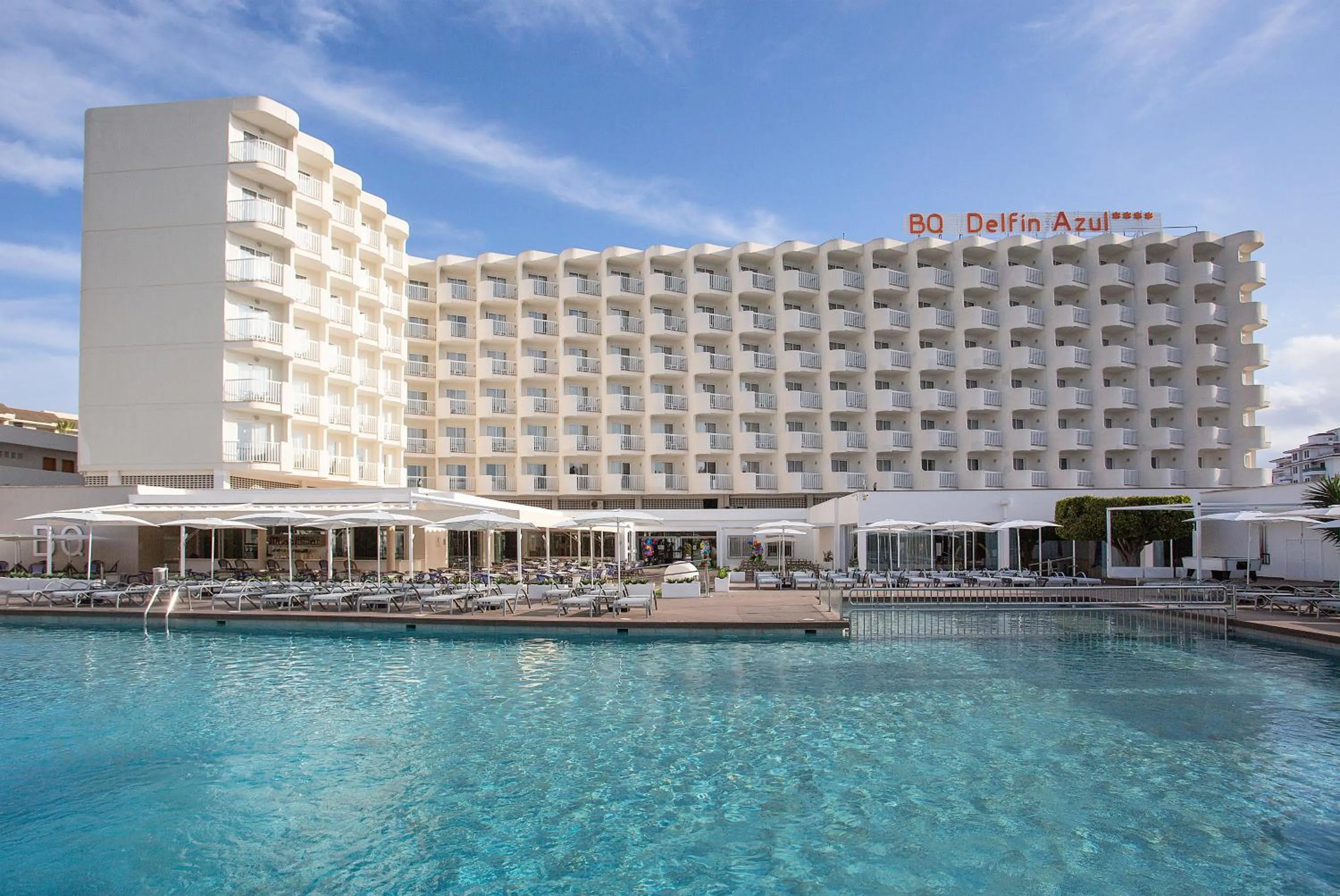 Swimming pool in BQ Delfín Azul Hotel