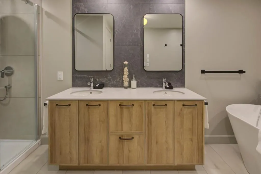 Shower in La Pinsonnière