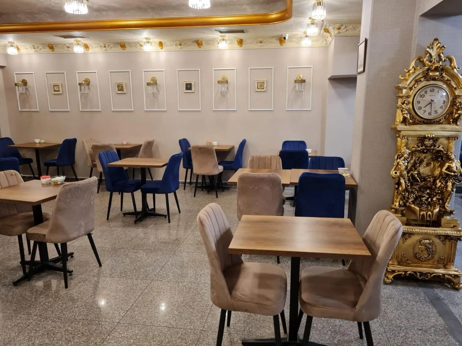 Seating area in Hamit Hotel Istanbul