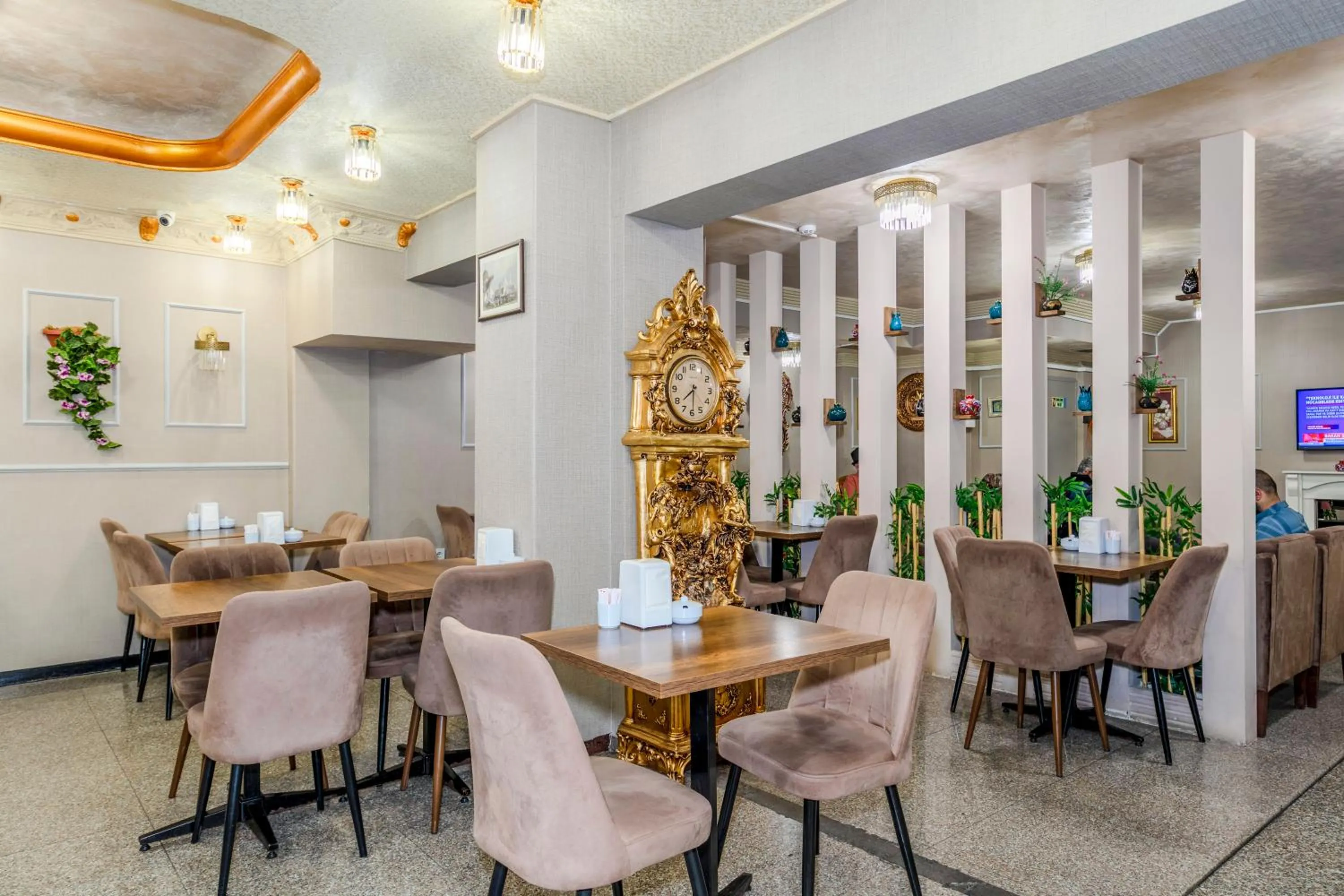 Restaurant/places to eat in Hamit Hotel Istanbul