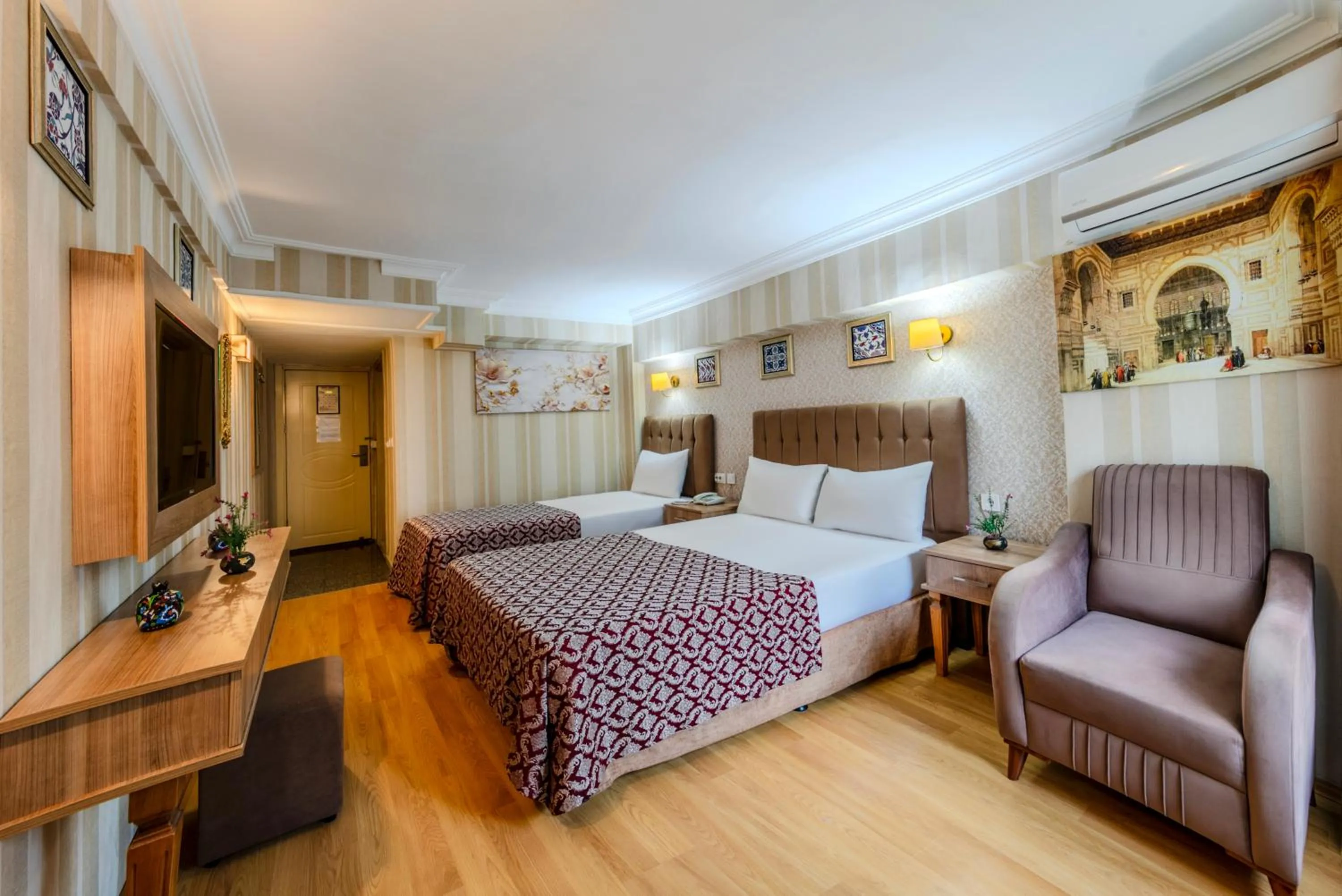 Bedroom, Bed in Hamit Hotel Istanbul