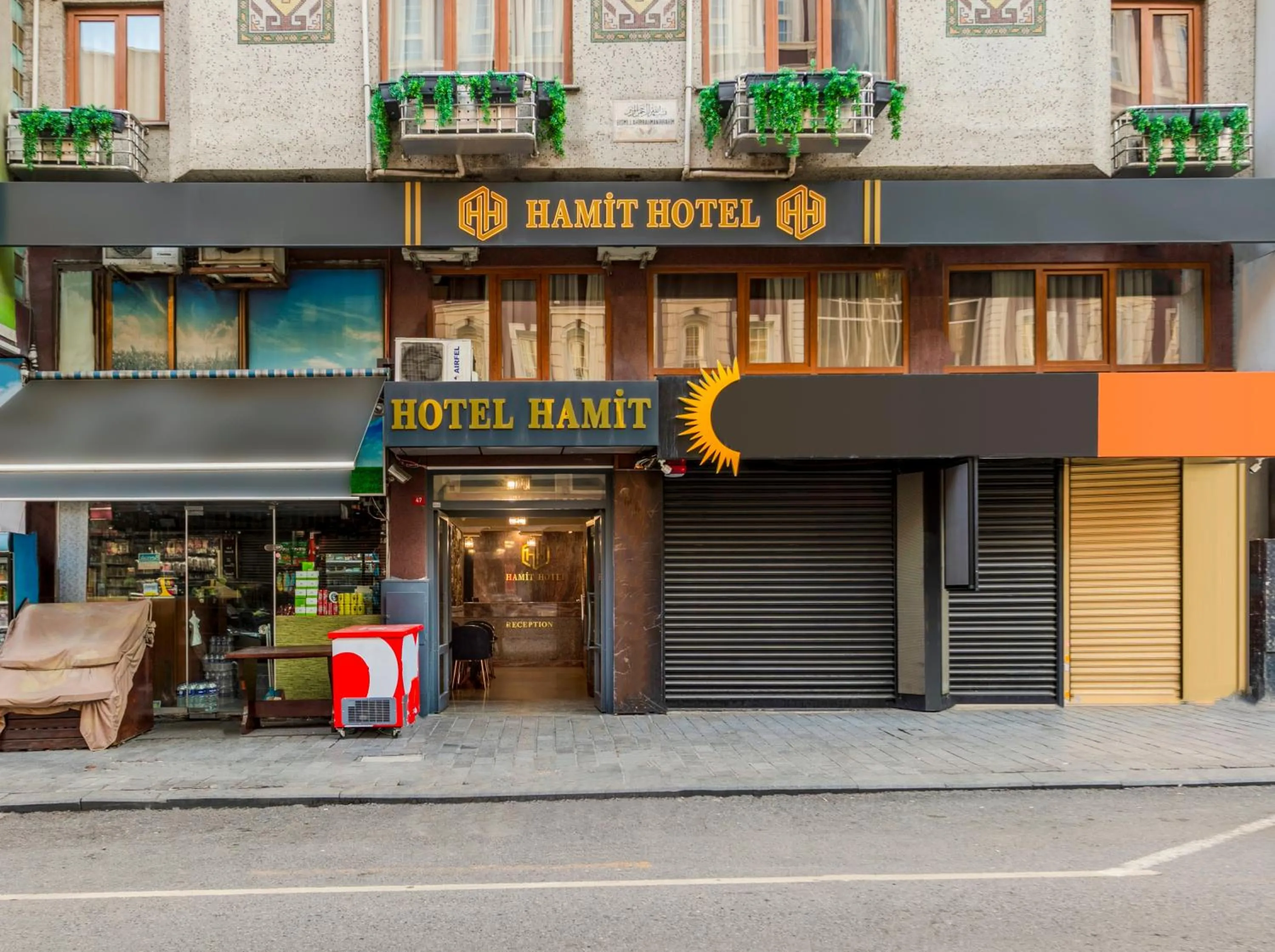 Facade/entrance in Hamit Hotel Istanbul