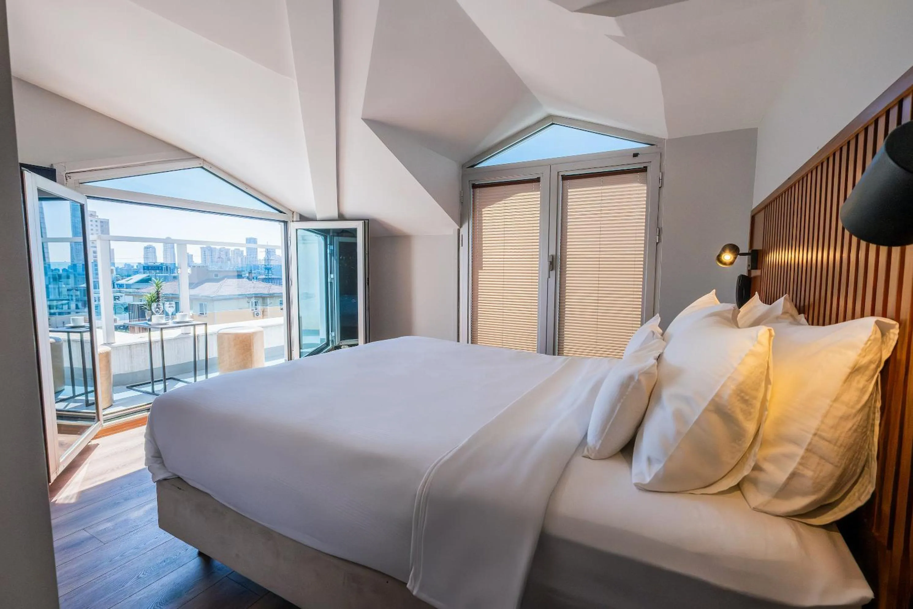 Bed in Discovery Hotel