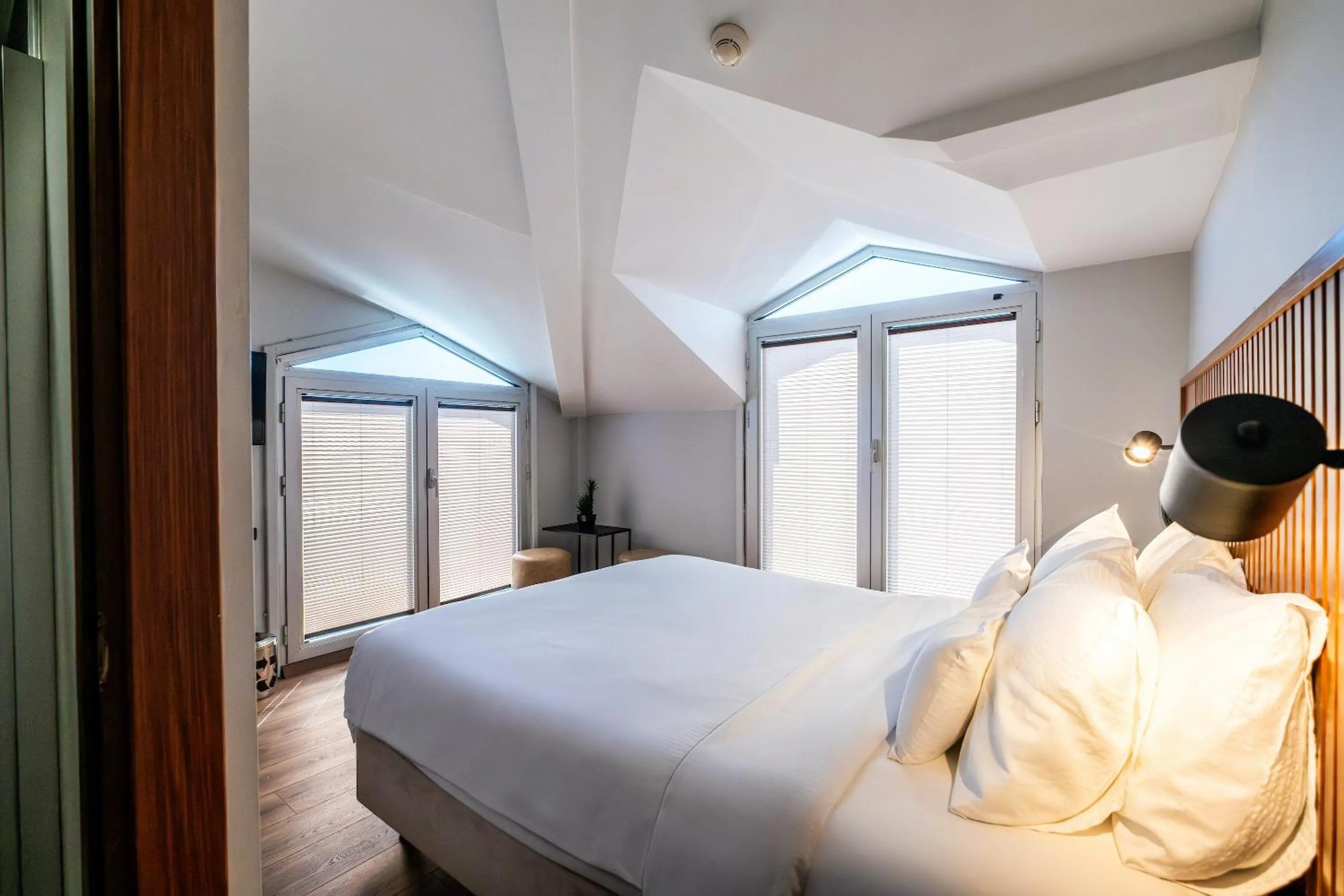 Bed in Discovery Hotel