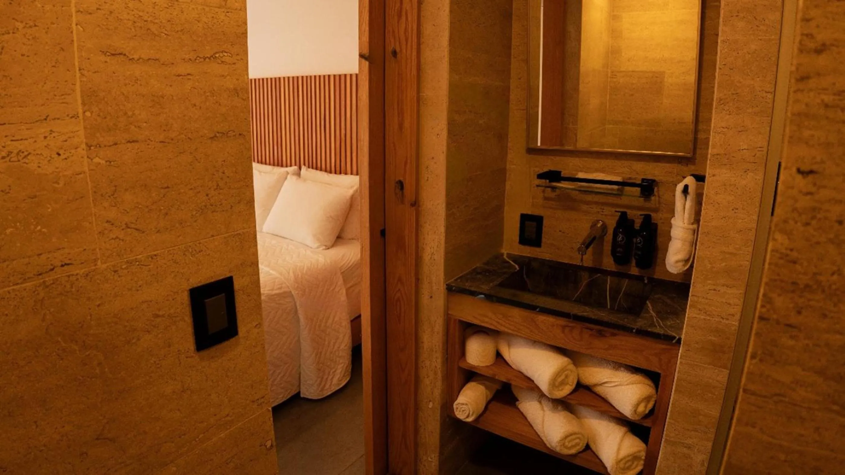 Bathroom, Bed in Casa Begonias Hotel mas Villas