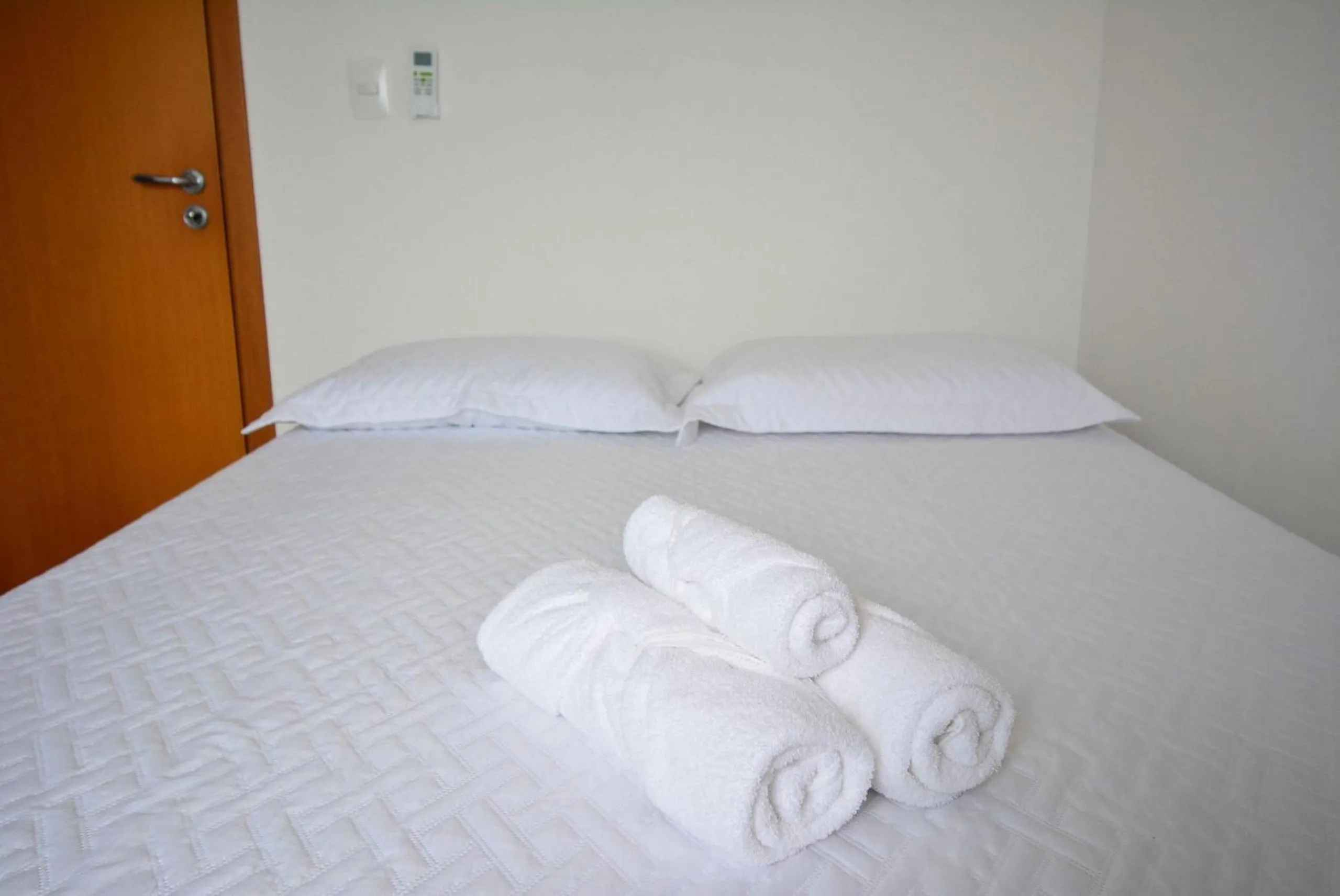 Bedroom, Bed in Residencial João Victor - Ingleses Norte - NIN010