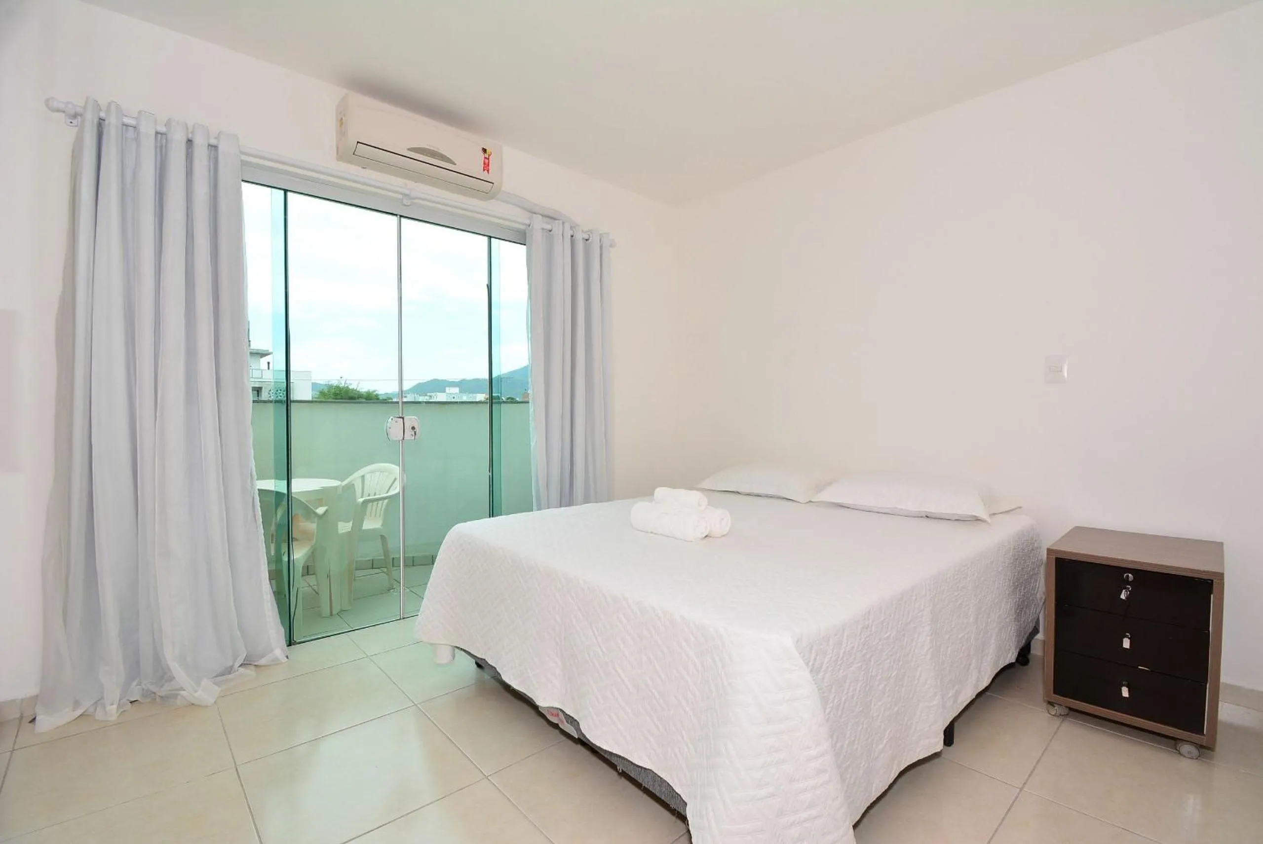 Bedroom, Bed in Residencial João Victor - Ingleses Norte - NIN010