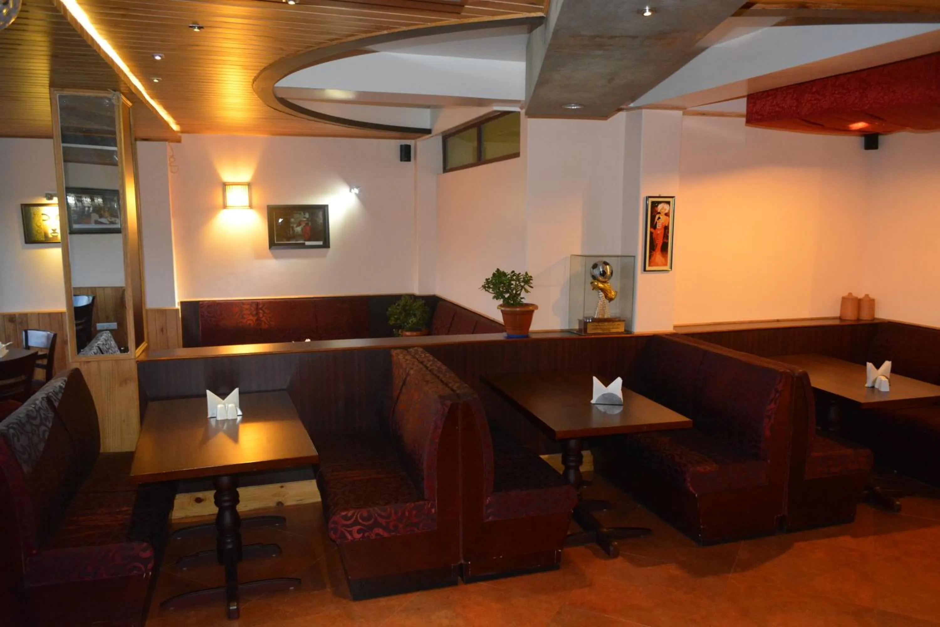 Lounge or bar in Juniper Residency Hotel