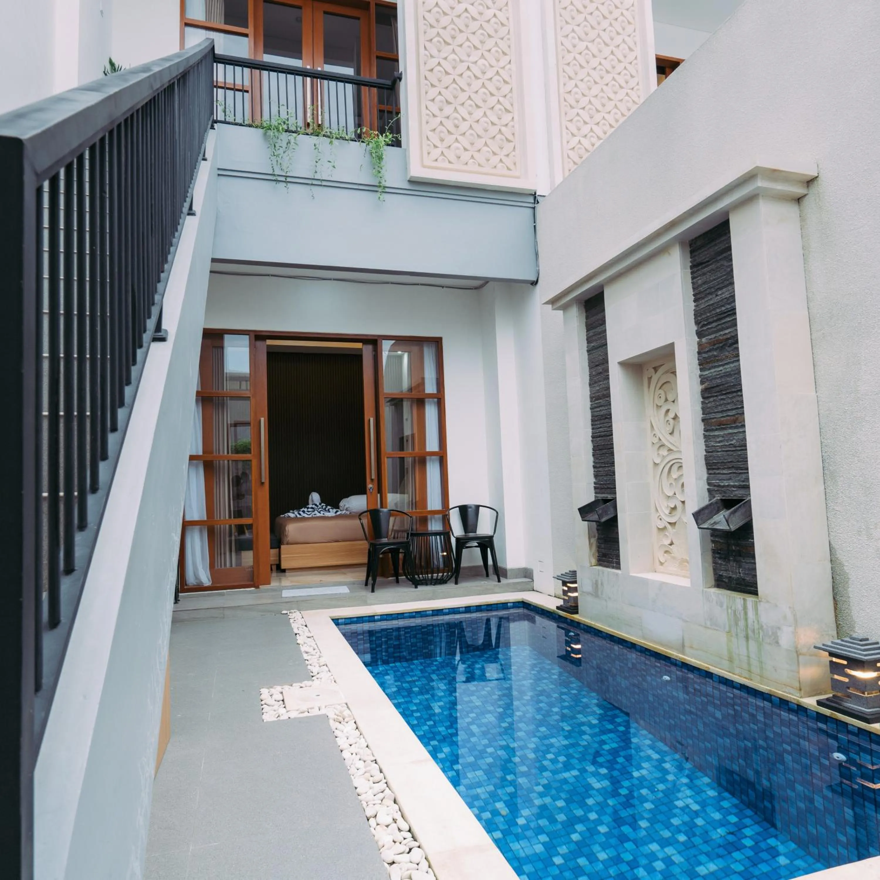 Swimming pool in The Lavana Nakula Villa Kuta Sunset