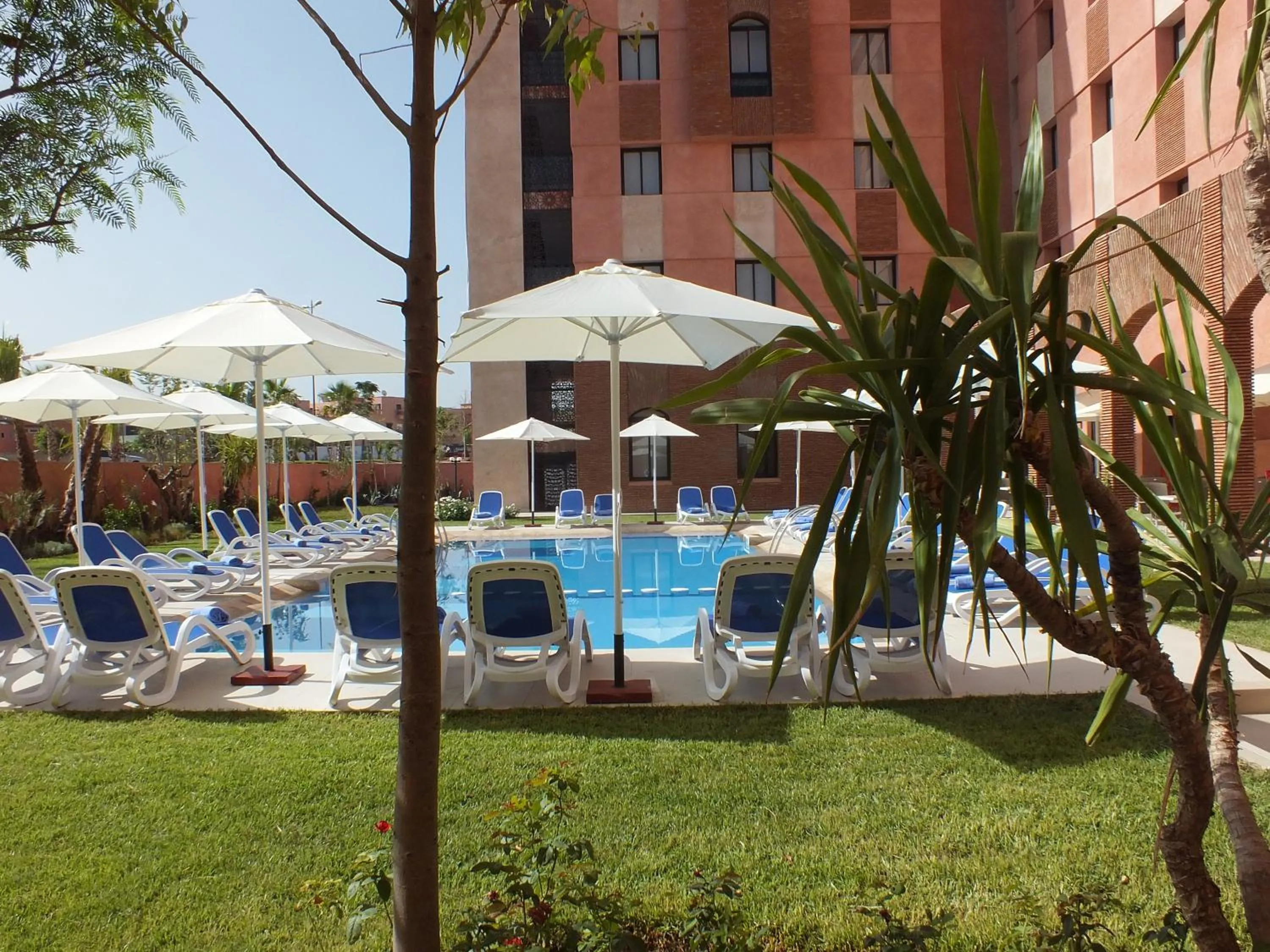 Swimming pool in Hotel Relax Marrakech