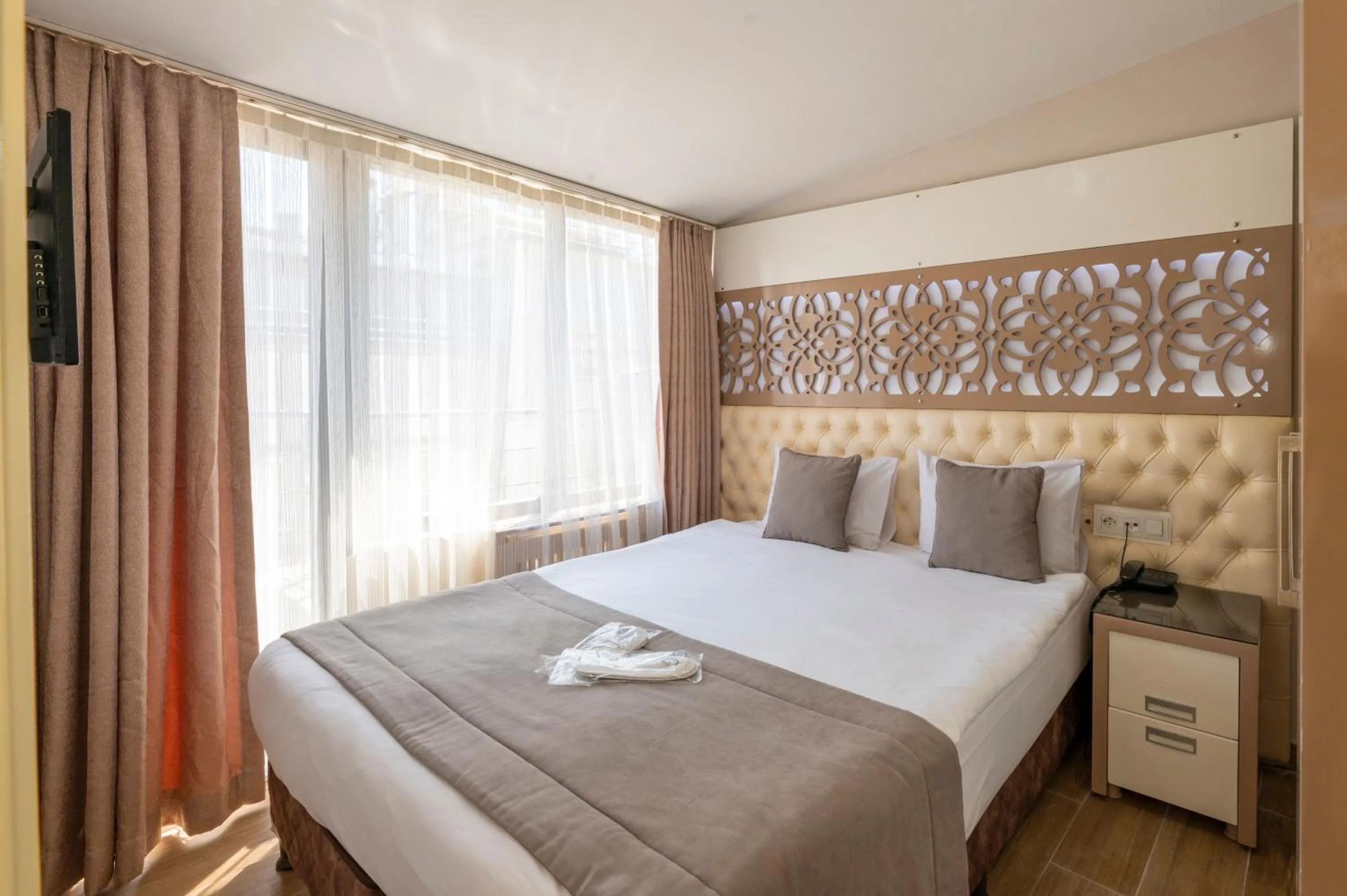 Bed in Taksim Peri Suite