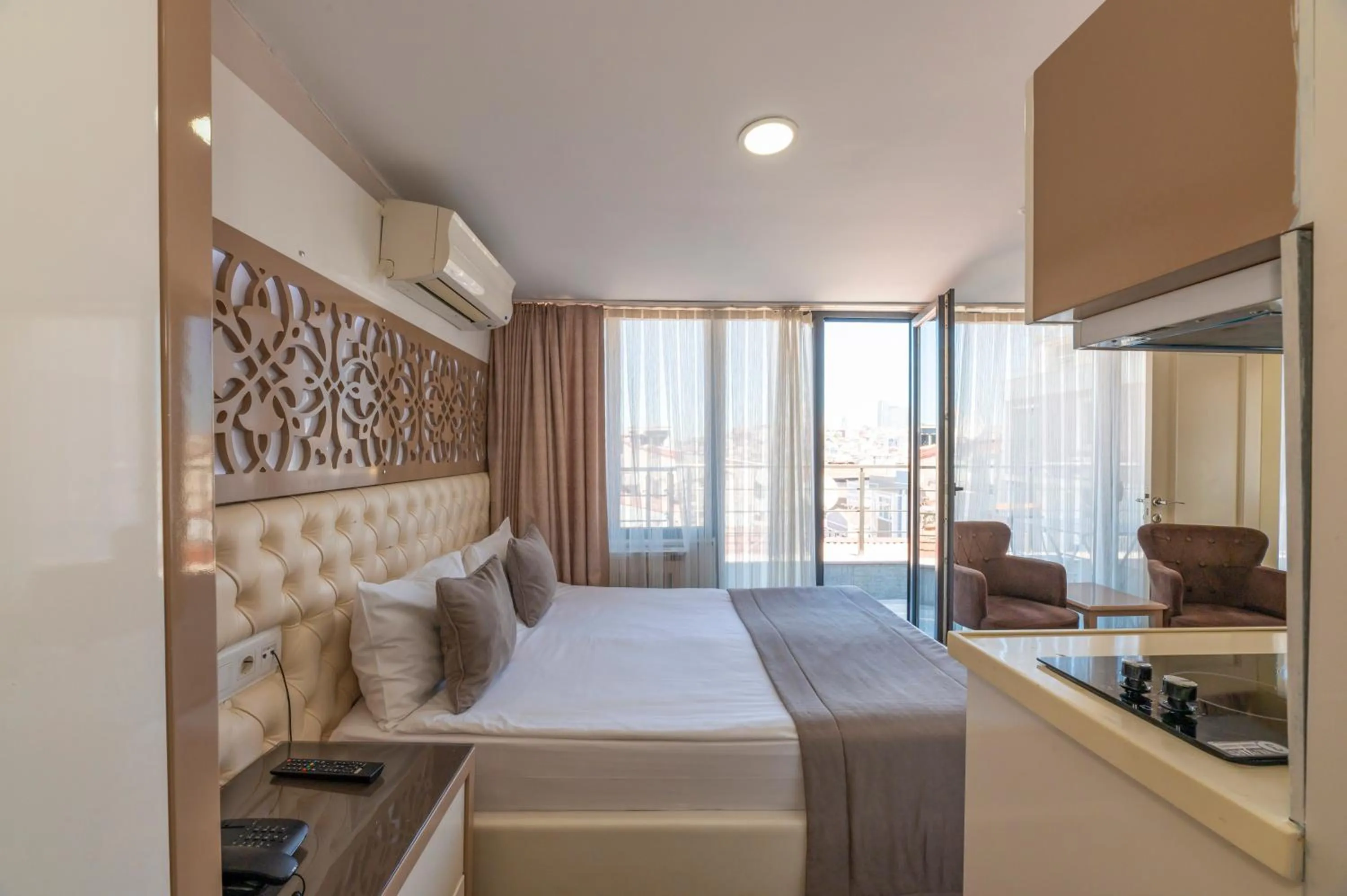 Bed in Taksim Peri Suite