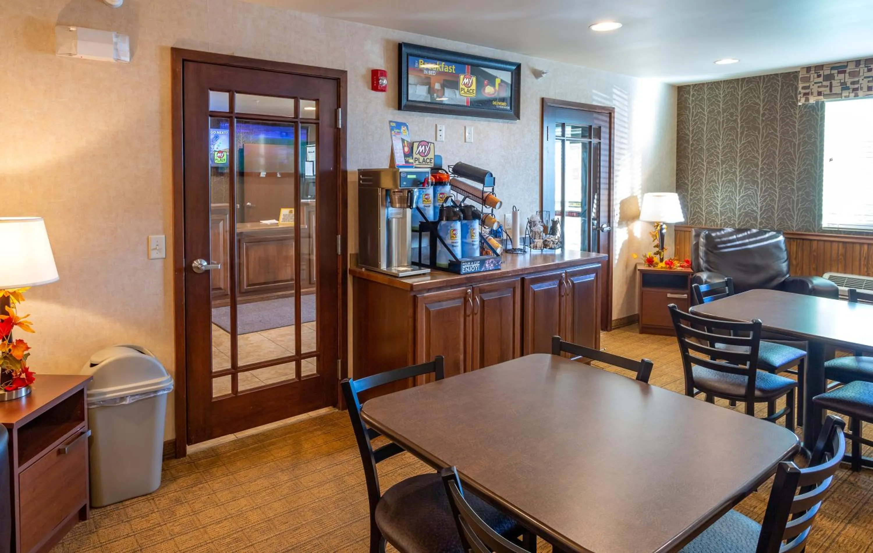 Seating area in My Place Hotel-Dickinson, ND