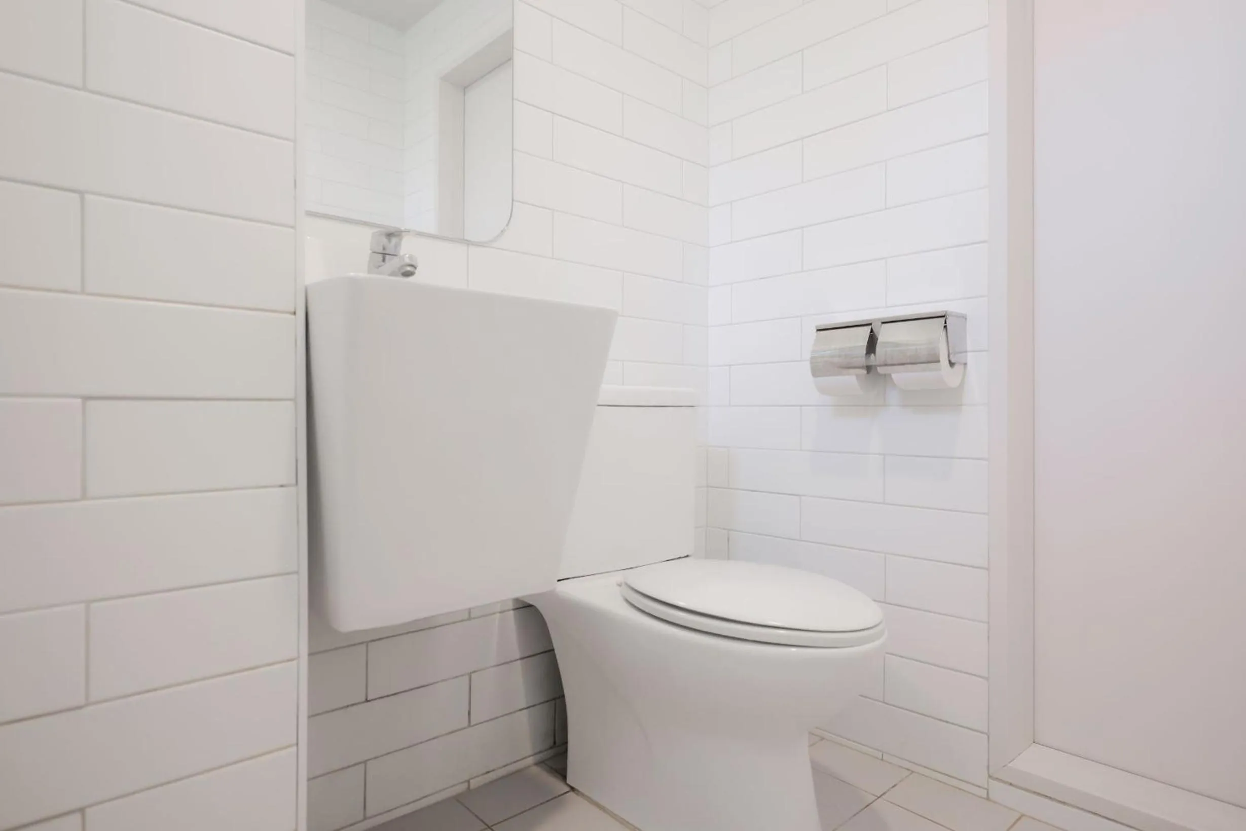 Toilet in Aank Air Icheon Seolbong Lake