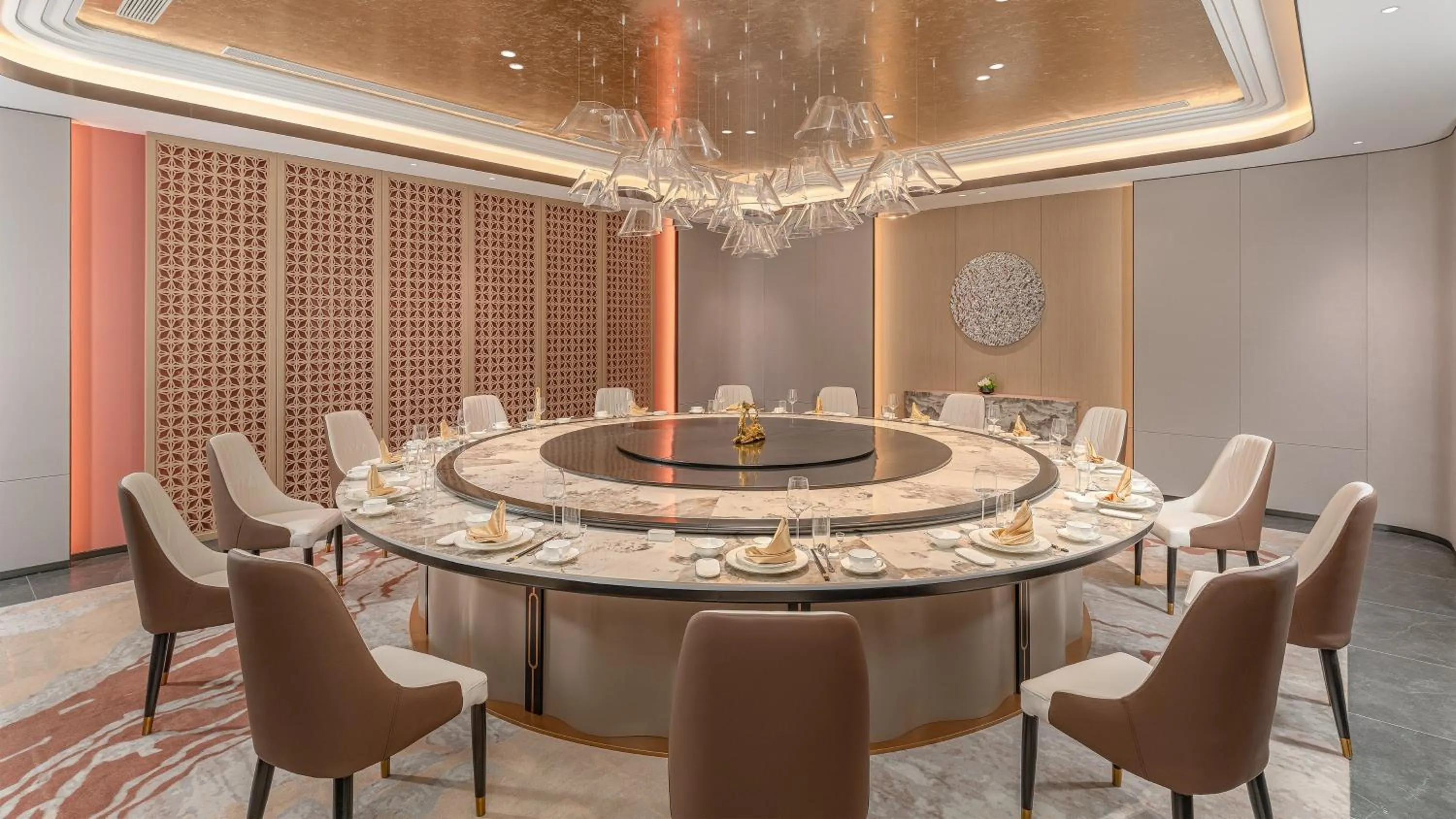 Restaurant/places to eat in Holiday Inn Liaoyuan City Center by IHG