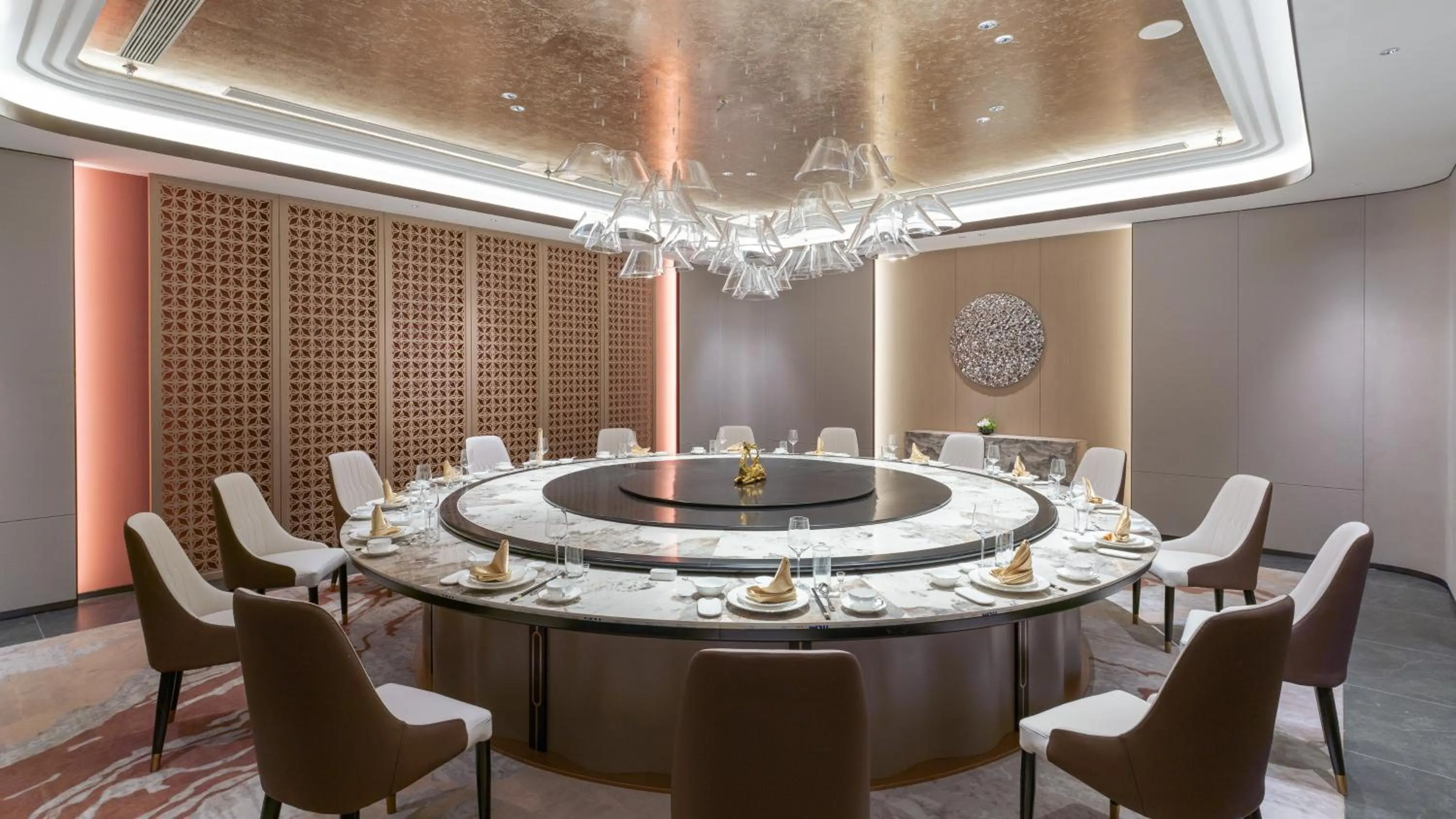 Restaurant/places to eat in Holiday Inn Liaoyuan City Center by IHG