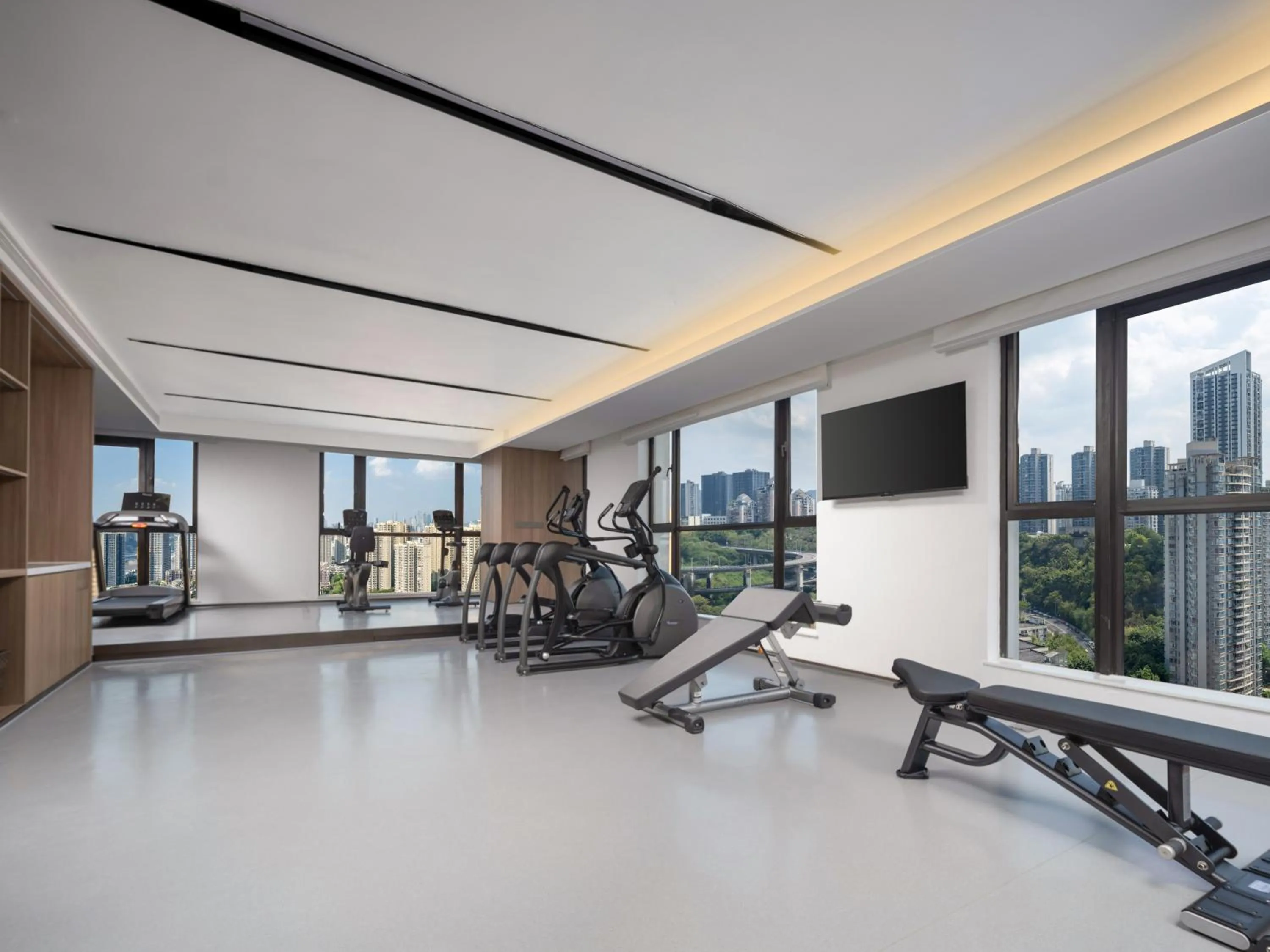 Fitness centre/facilities in Holiday Inn & Suites Chongqing Nanan by IHG
