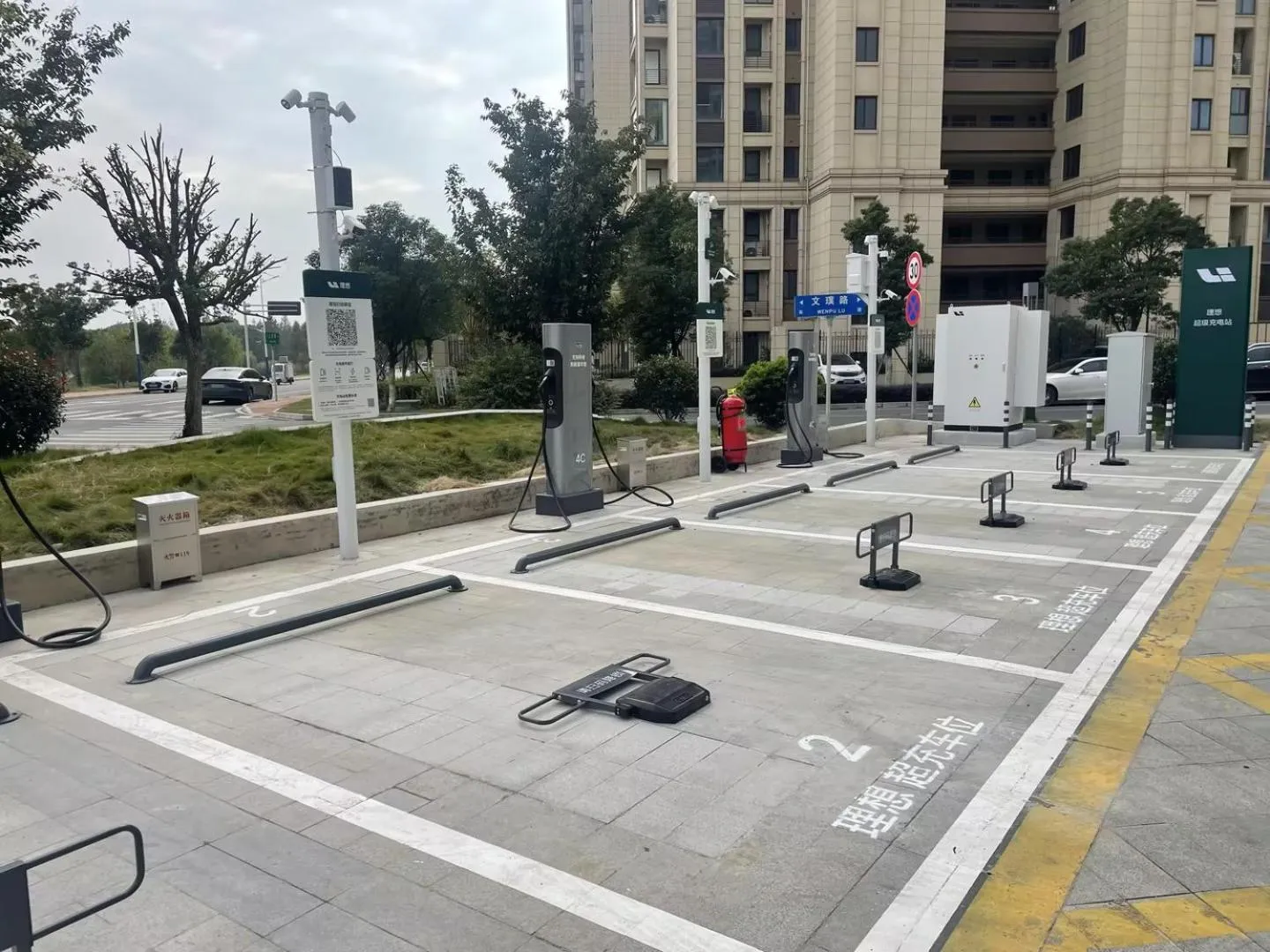 Parking in Holiday Inn Express Changzhou Henglin by IHG