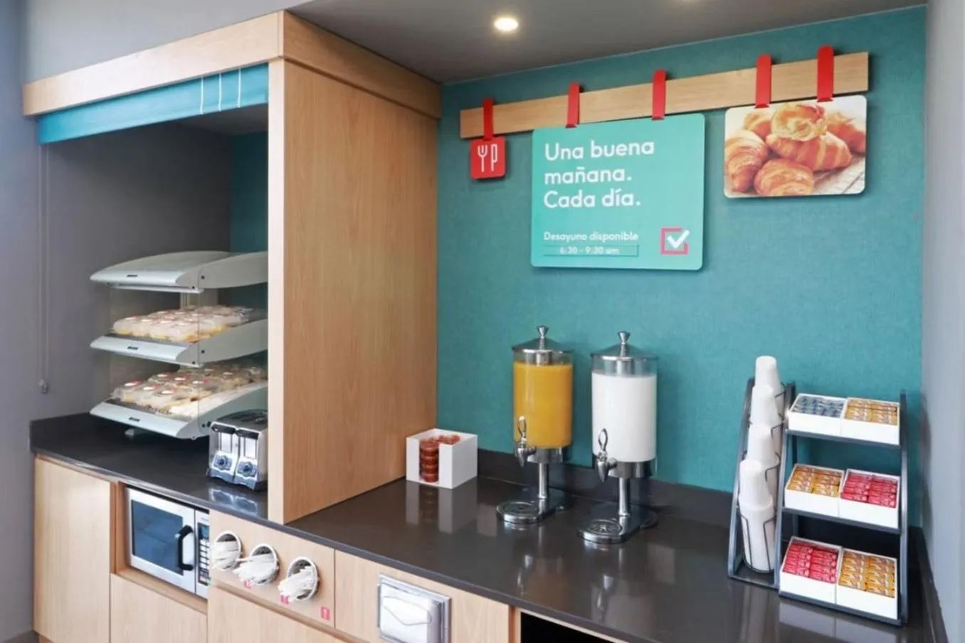 Breakfast in Avid Hotel Querétaro Centro Sur by IHG