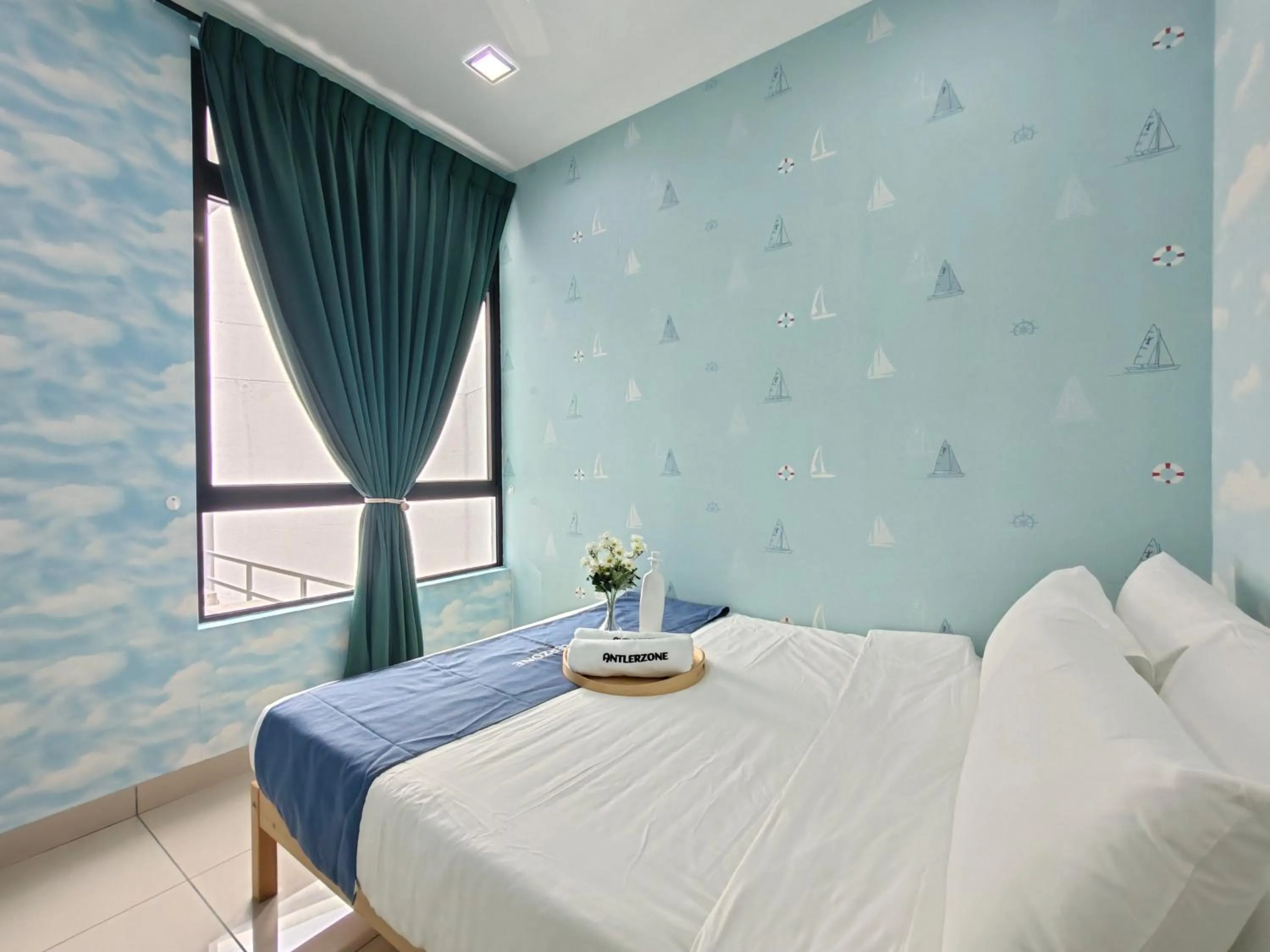 Bedroom, Bed in Kempas Dsummit Residences by Antlerzone