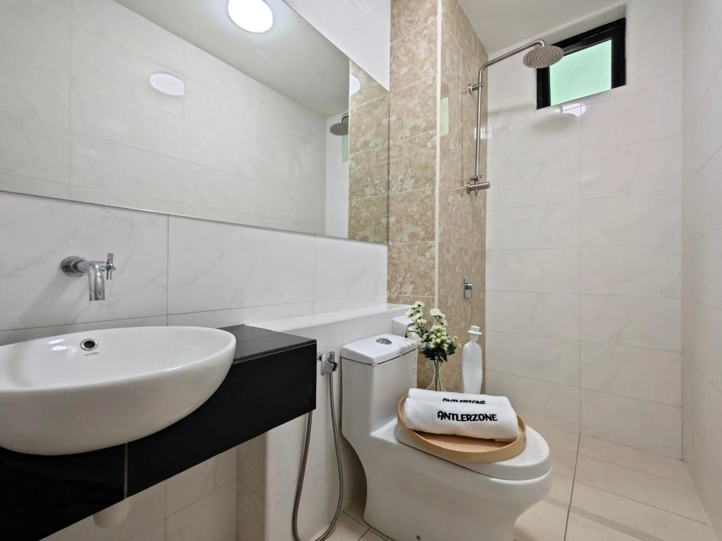 Bathroom in Kempas Dsummit Residences by Antlerzone